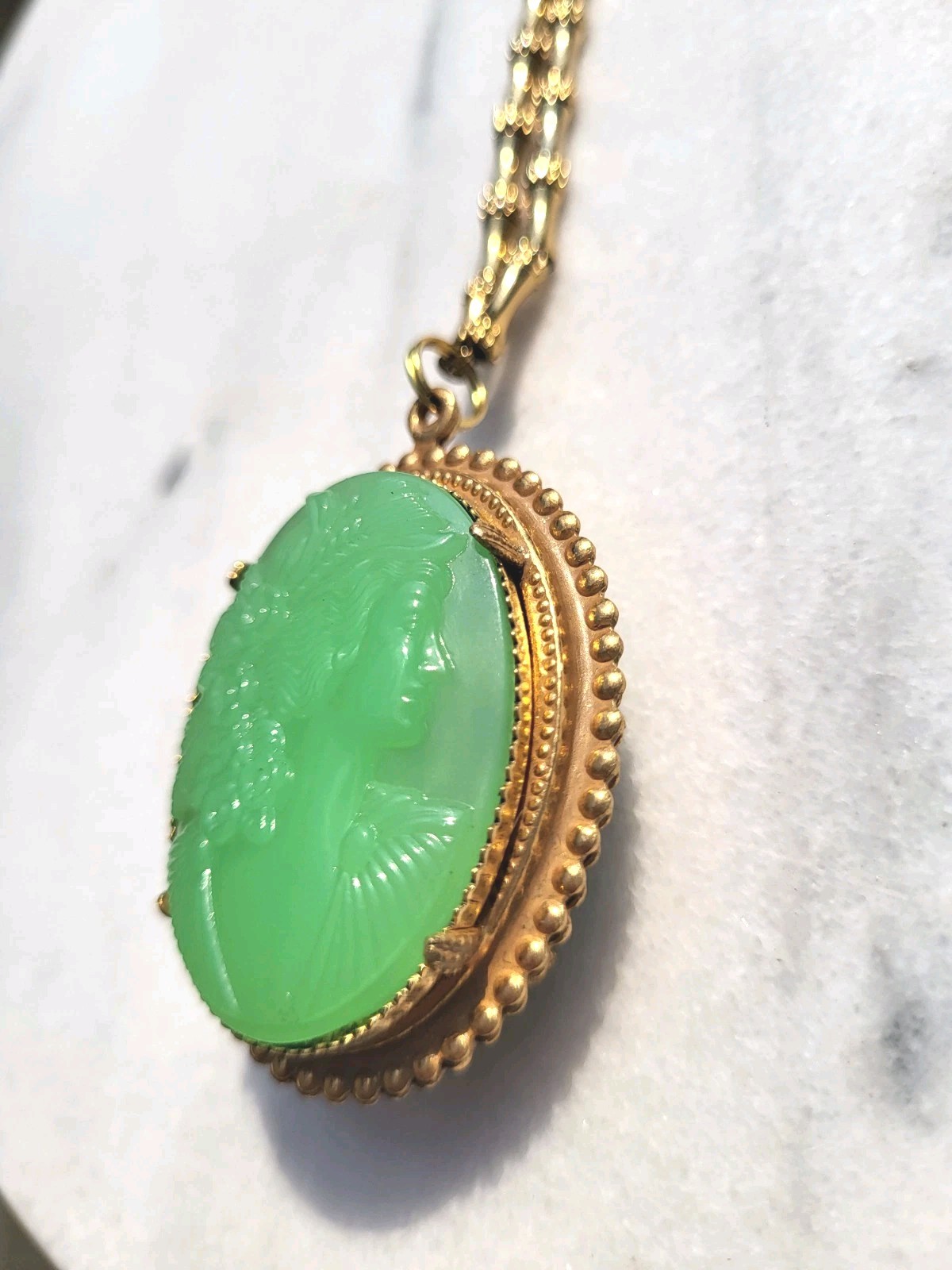 VINTAGE HASKELL 2 LADY CAMEO’S URANIUM GLASS PENDANT MONET BAMBOO NECKLACE OOAK