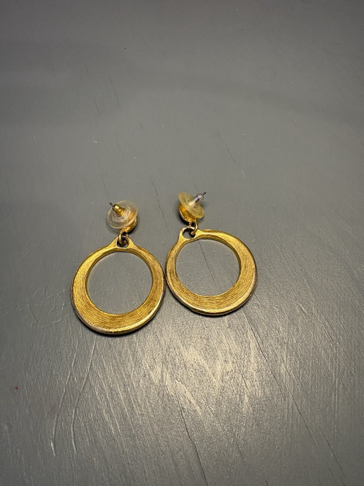 lot of two gold tone vintage 80s earrings