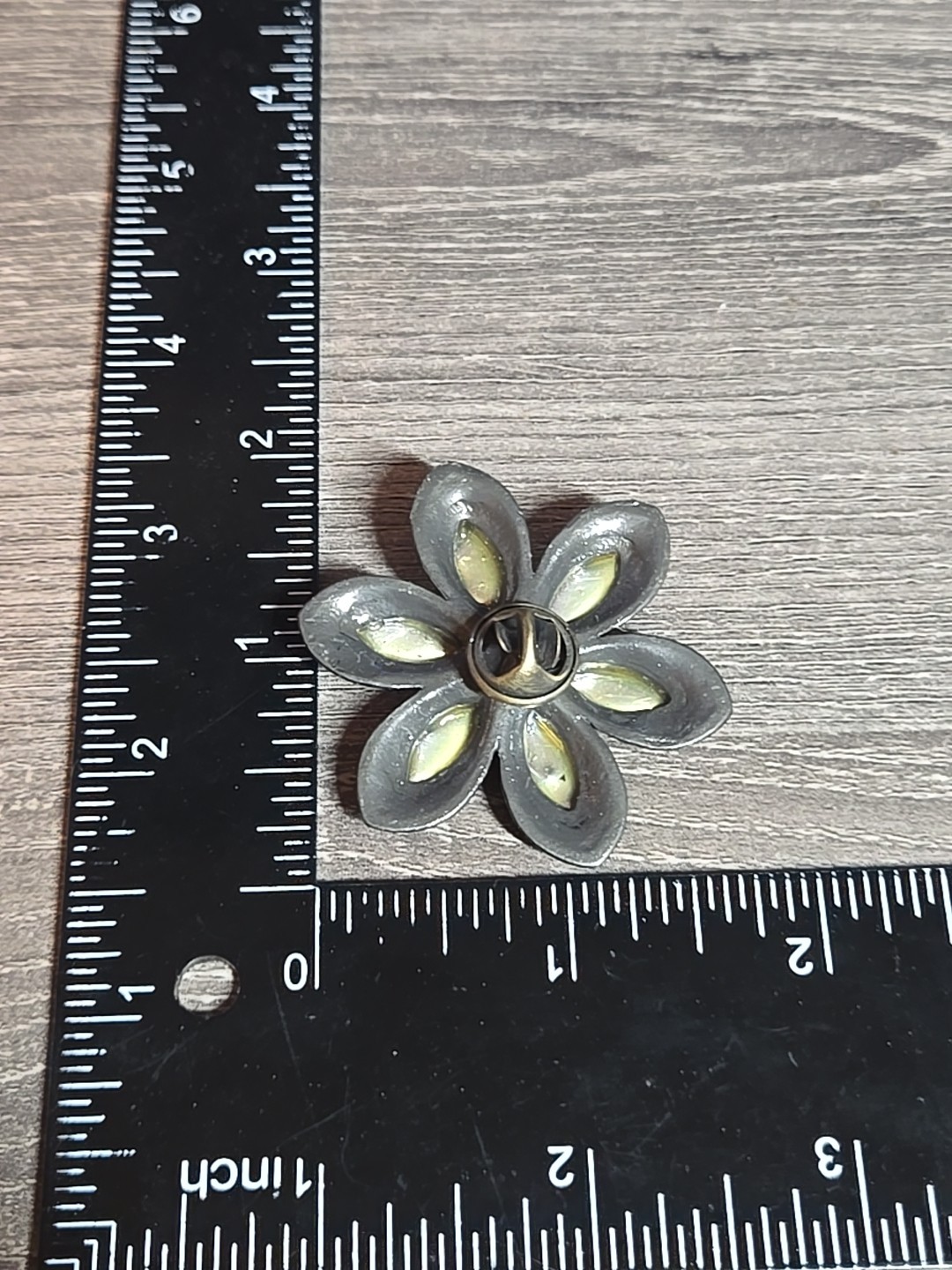 Vintage Red Glass Marquis Flower Floral Scatter Hat Tac Pin Retro Aao