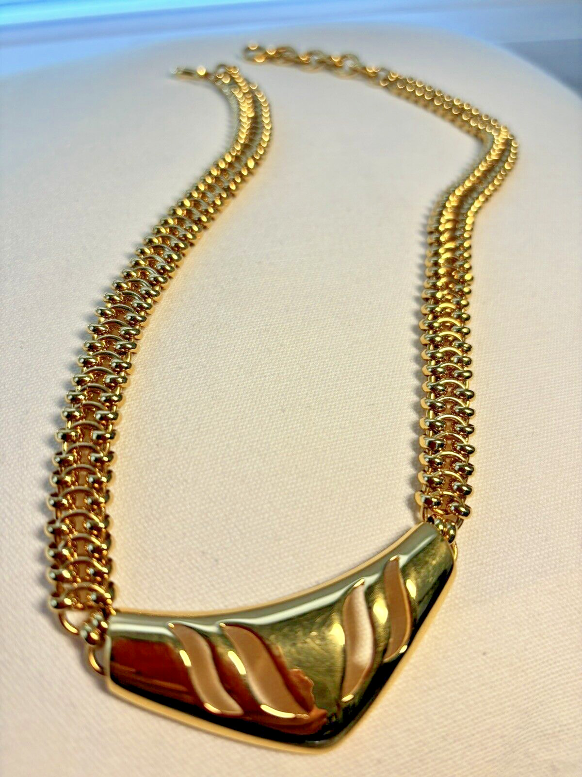 Vintage MONET Gold Tone Chunky Chain Crescent Necklace ~ Adj. 17″-18″