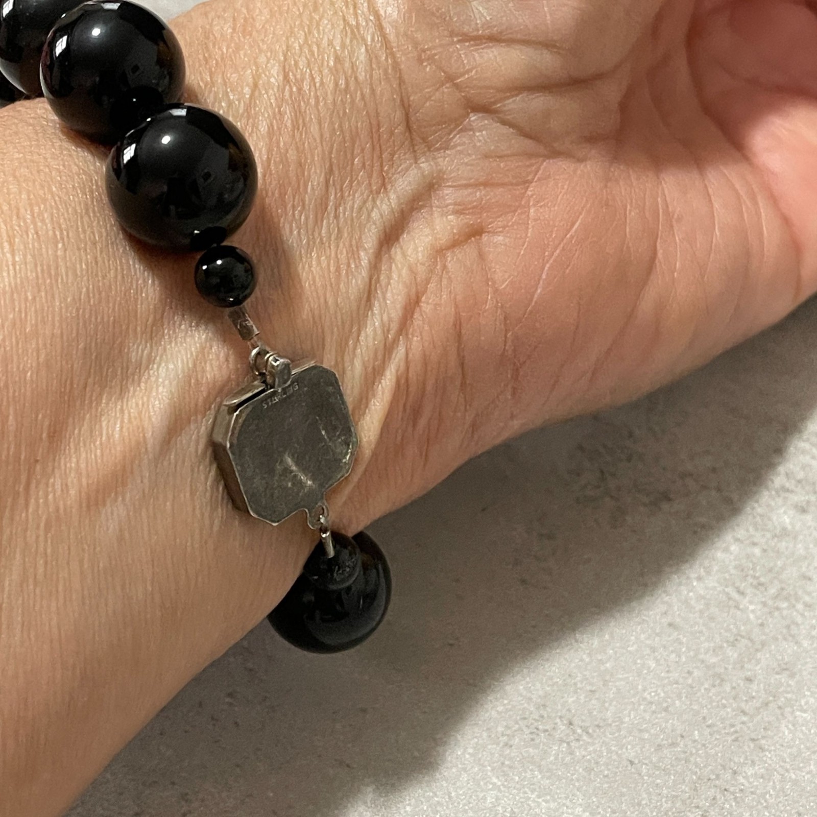 Vintage Sterling Silver Square Clasp Black Onyx Polished Bead Bracelet 6″ Small