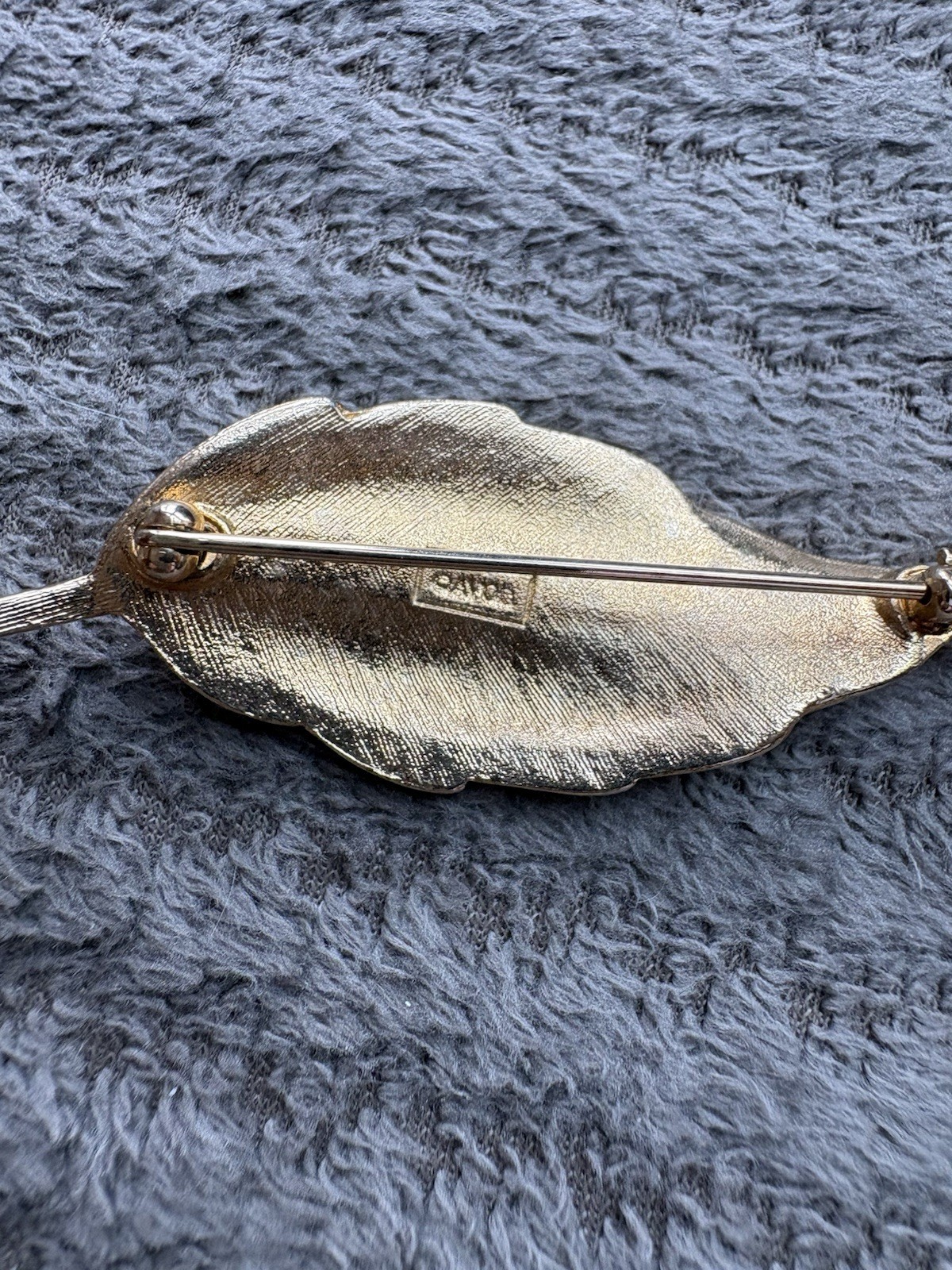Lot Of 3 Avon Gold Tone Brooches-Heart, Leaf And Flower