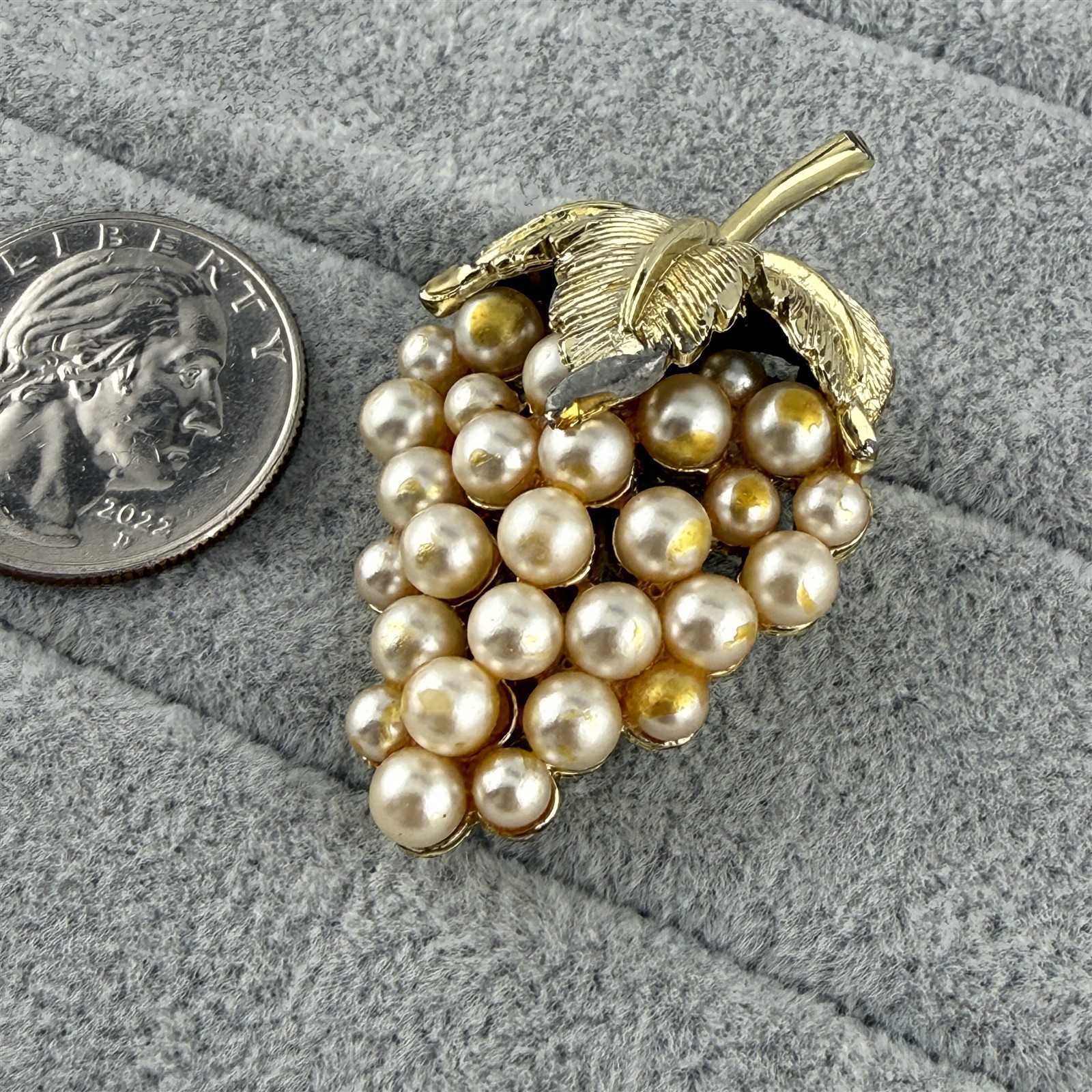 Vintage Grapes Grape Cluster Bunch Faux Pearl Gold Tone Brooch Pin #64993
