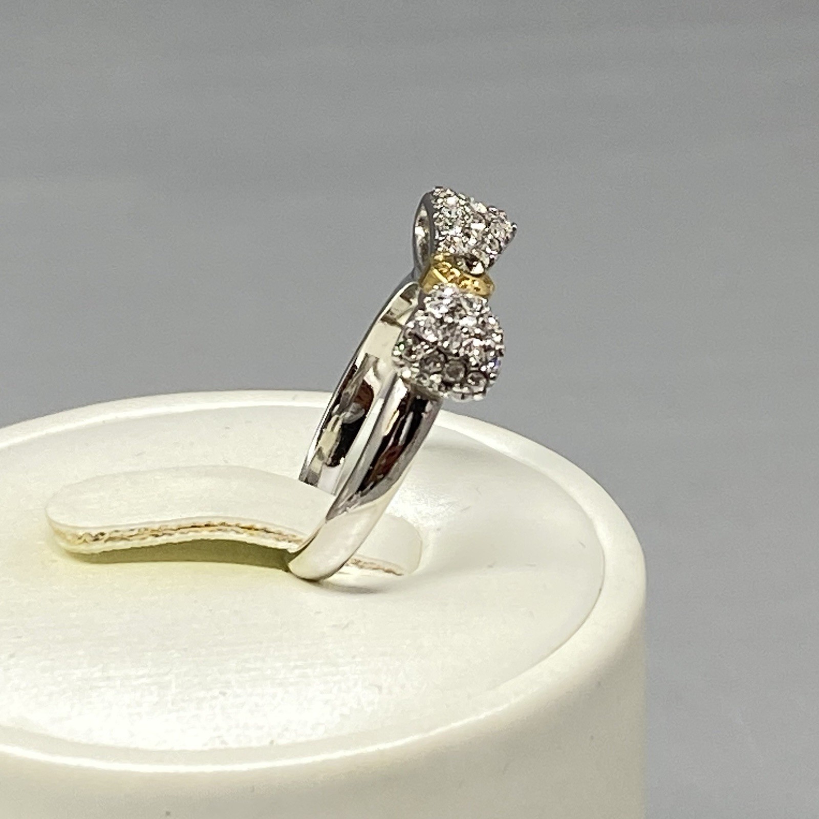 Henri Bendel Bow Coctail Ring Henri Bendel Two Tone Swarovski Crystals Pave 6.5