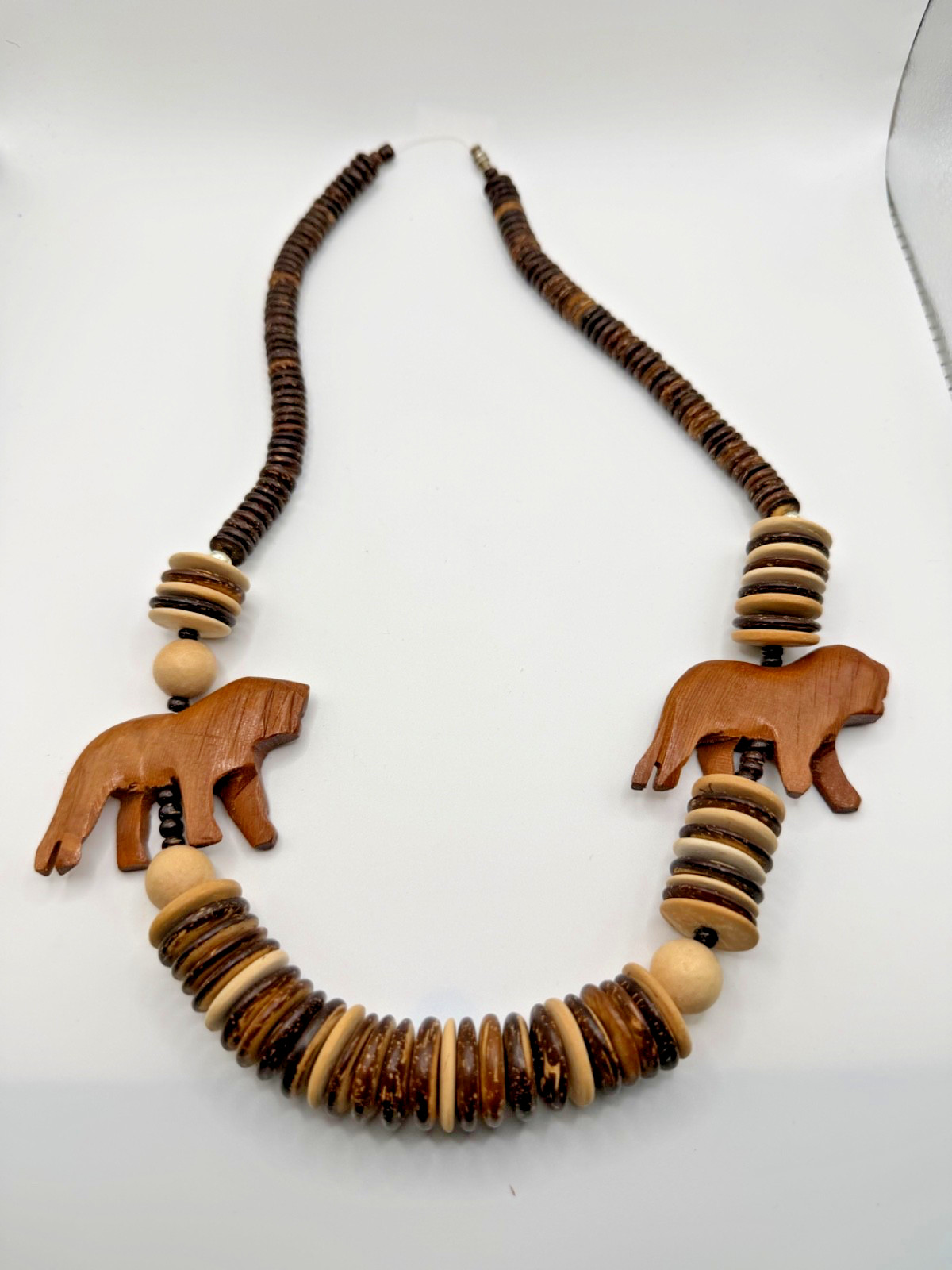 VINTAGE TRIBAL AFRICAN SAFARI NECKLACE HAND CARVED WOOD ANIMAL BEAD LIONS