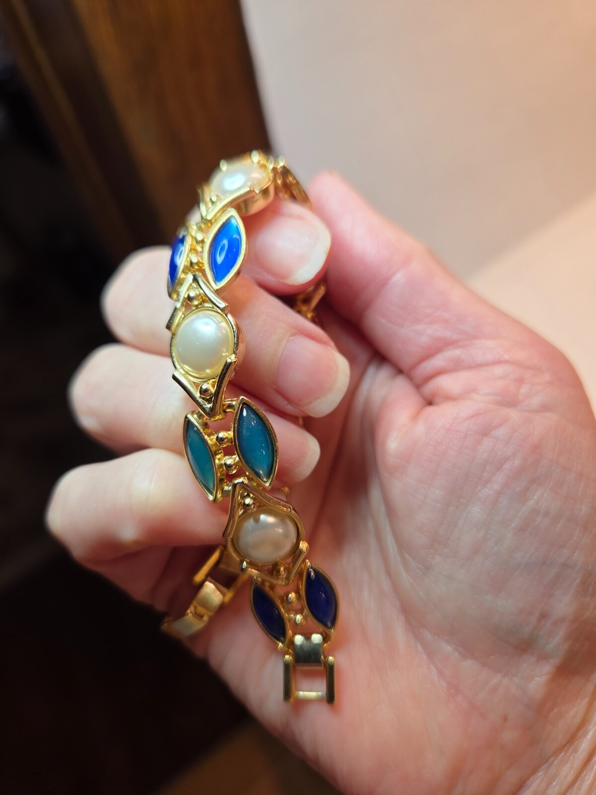 Vitnage Orena Paris faux stoned and Pearl bracelet