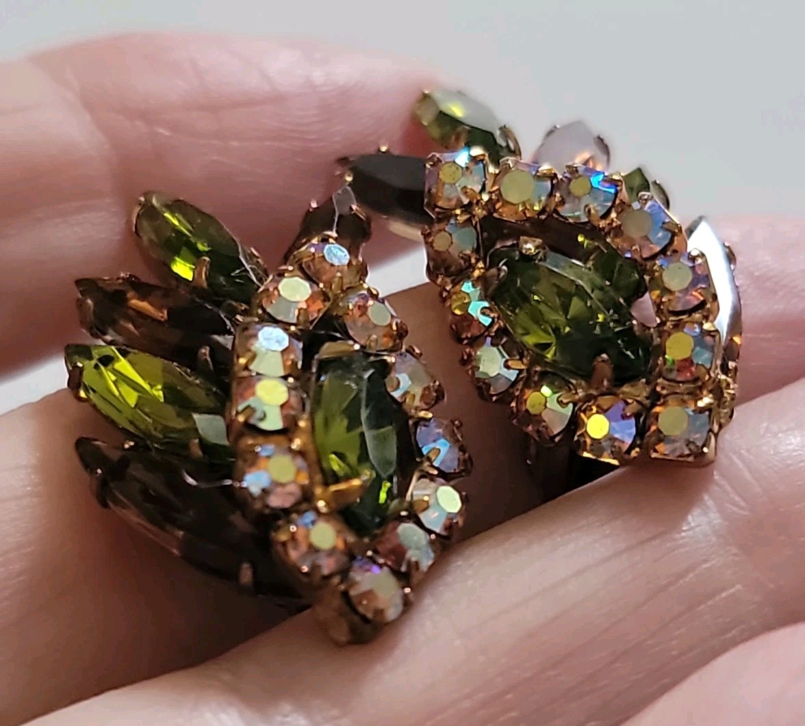 Vintage Green Dark Amber Rhinestones Brooch Clip Earring Gold Tone Set -Read