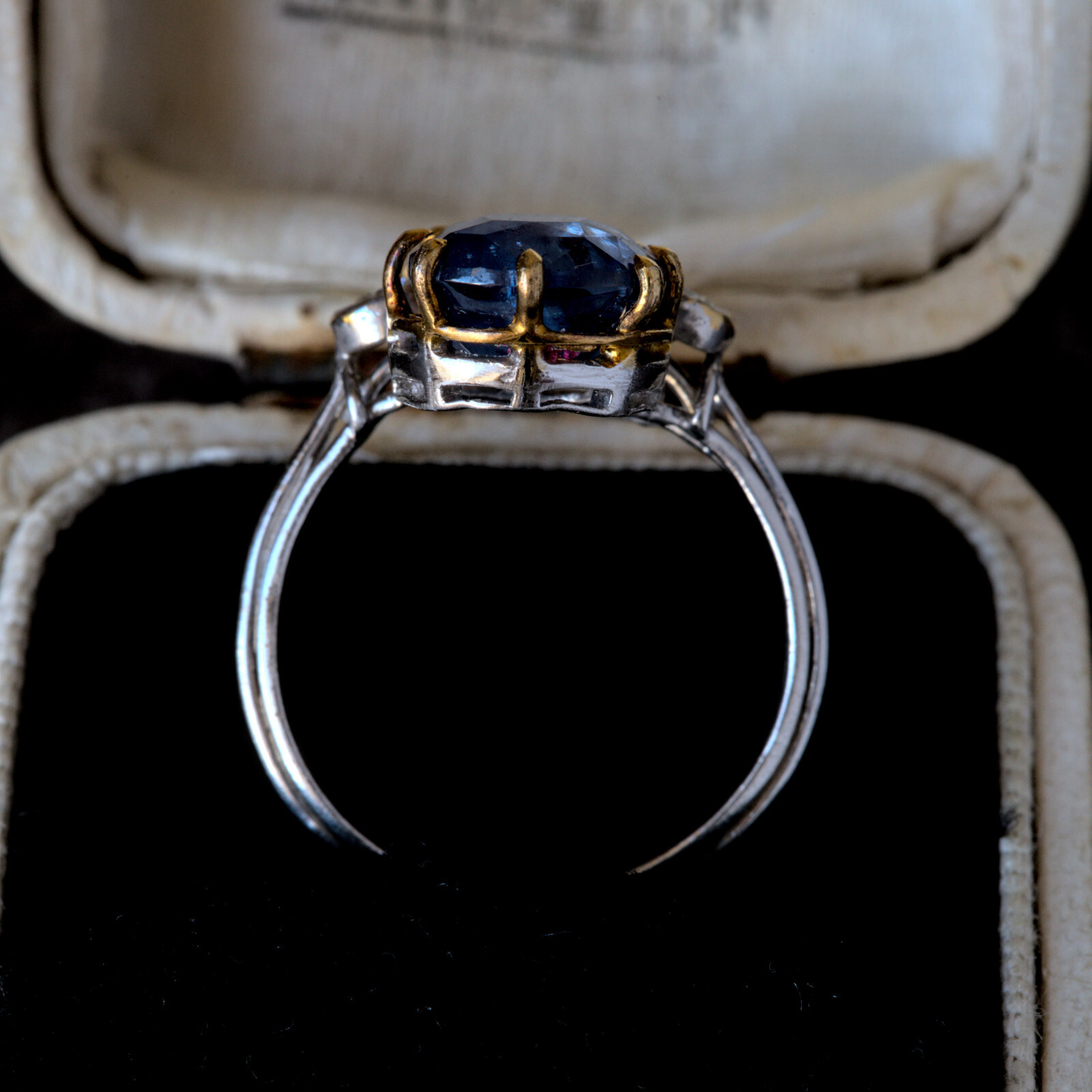 SPECTACULAR LARGE VINTAGE 18K GOLD CEYLON SAPPHIRE BURMESE RUBY DIAMOND RING
