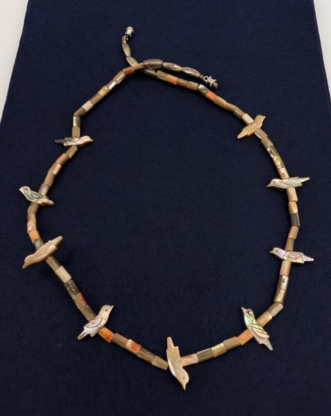 Vintage Birds Fetish Necklace Carved Mother of Pearl Earth Tones Southwestern