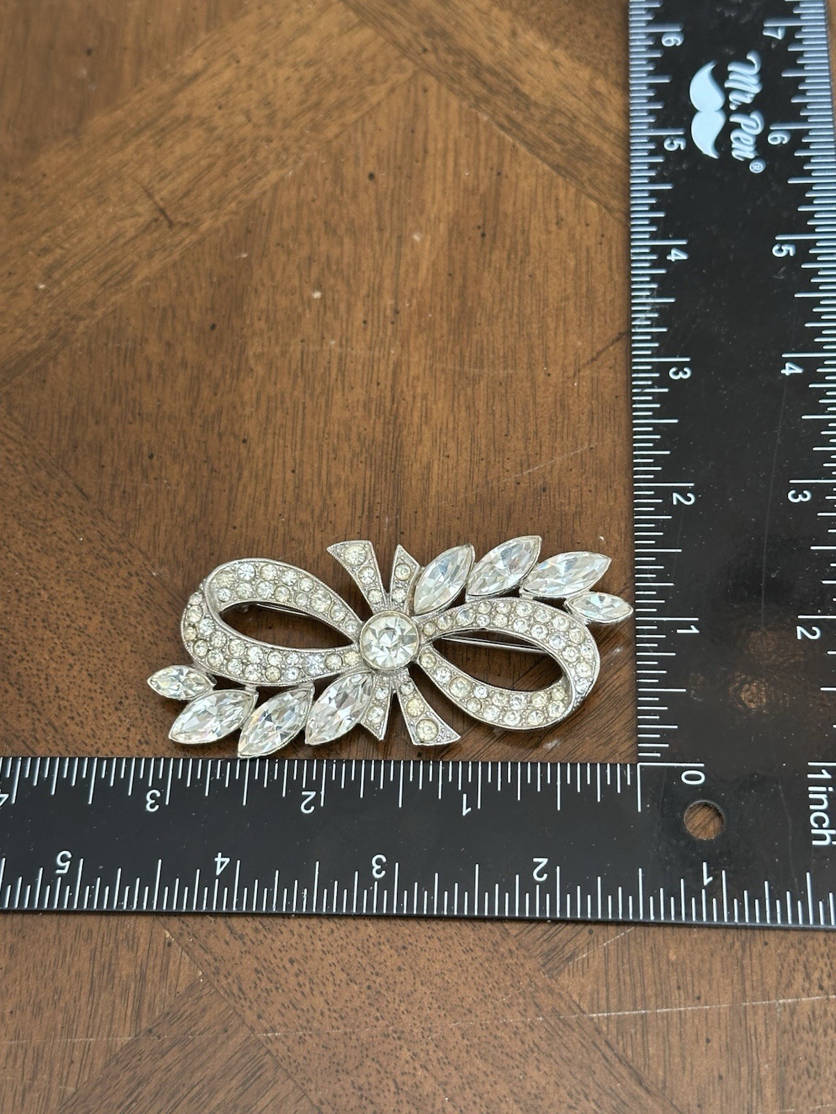 Vintage 1950’s/1960’s Rhinestone Ribbon Bow Brooch Silver Tone Nice!