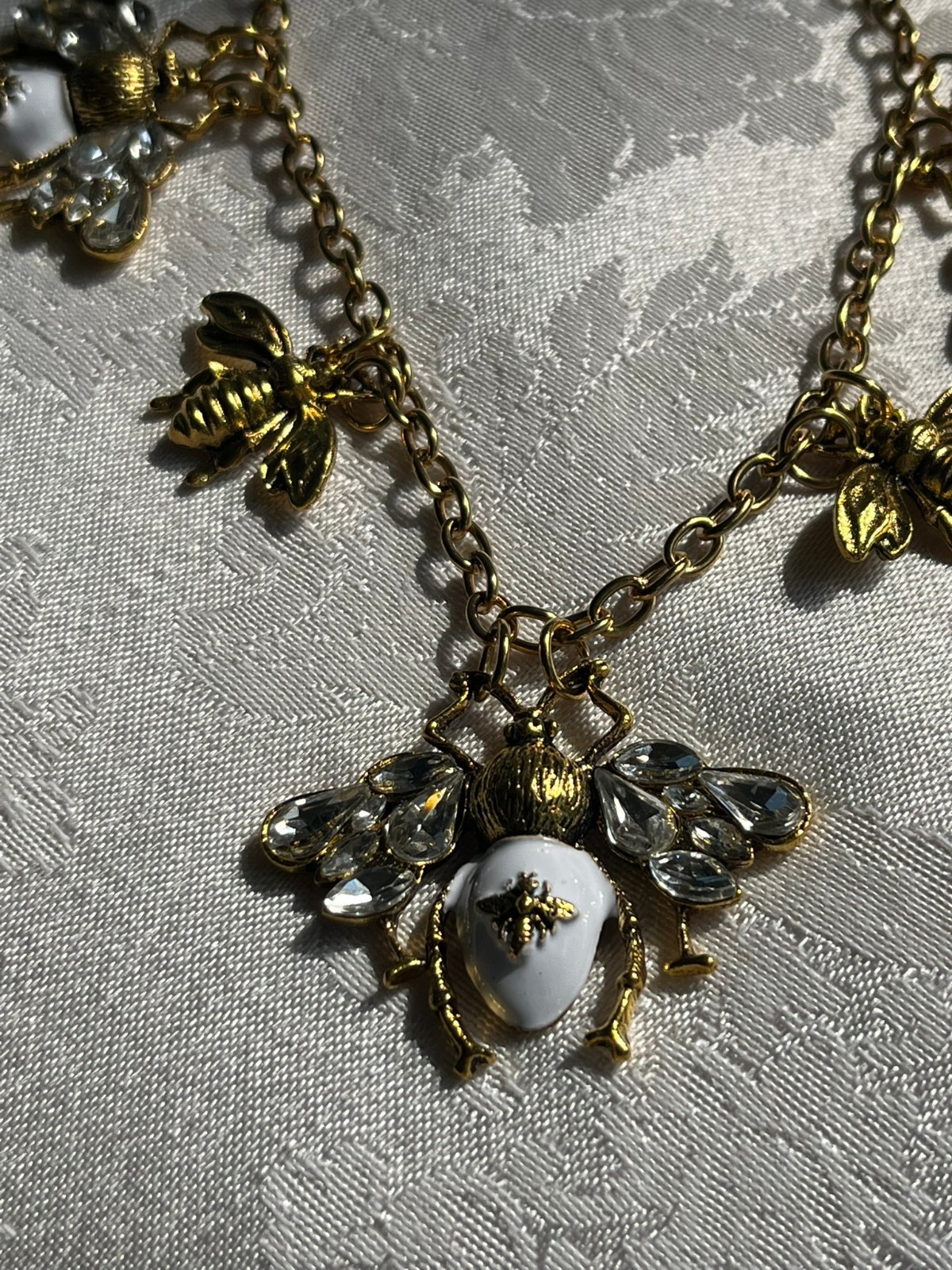 Vintage Style Multi-bee Charm Bib Necklace Gold-Toned Link Chain 18″