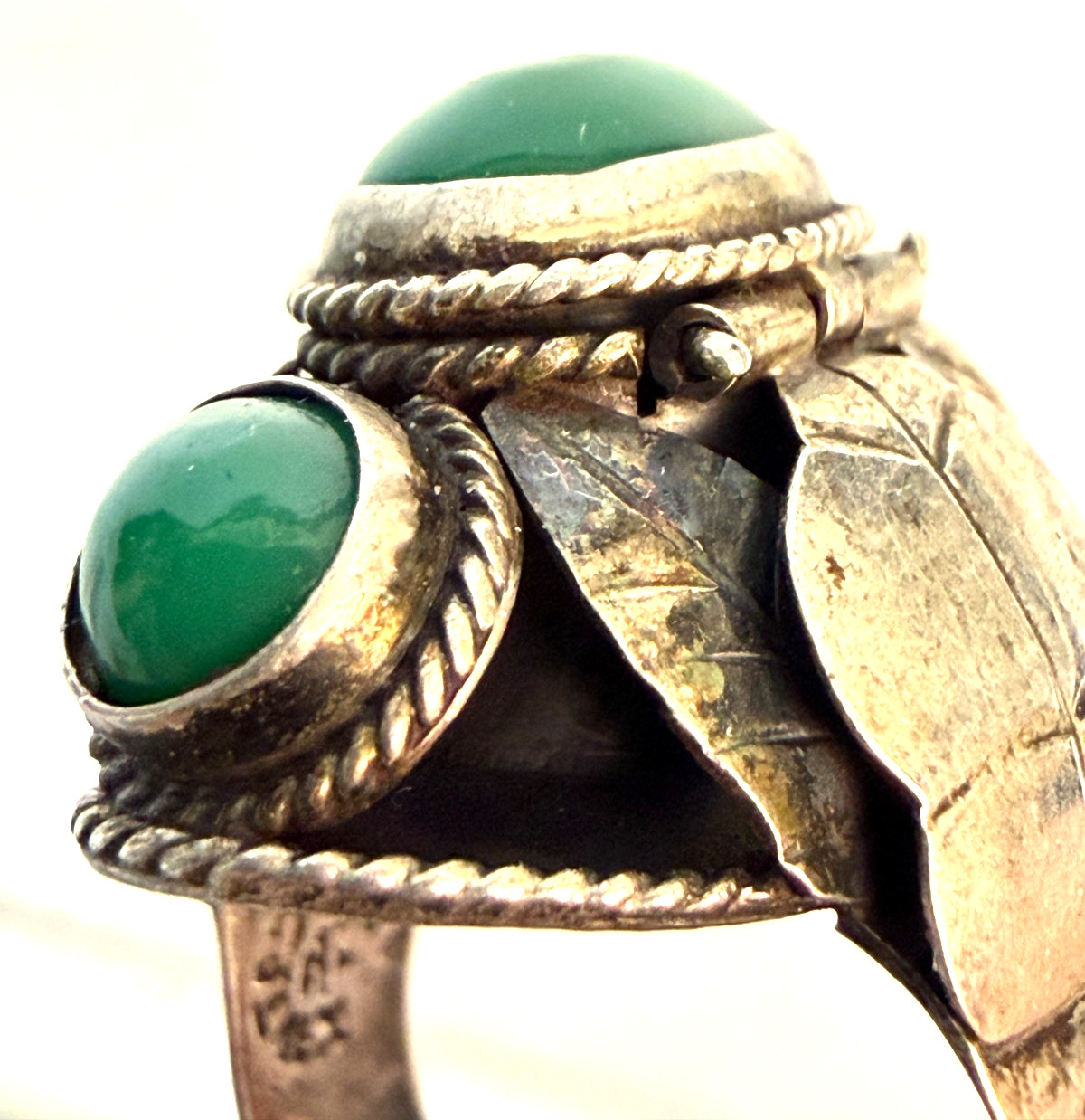 Vtg Taxco Mexico Sterling Green Onyx Chrysoprase Poison Ring Locket Box TA-24