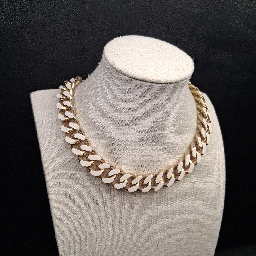 Vintage Cream Enamel And Gold Tone Reversible Necklace. 17.198