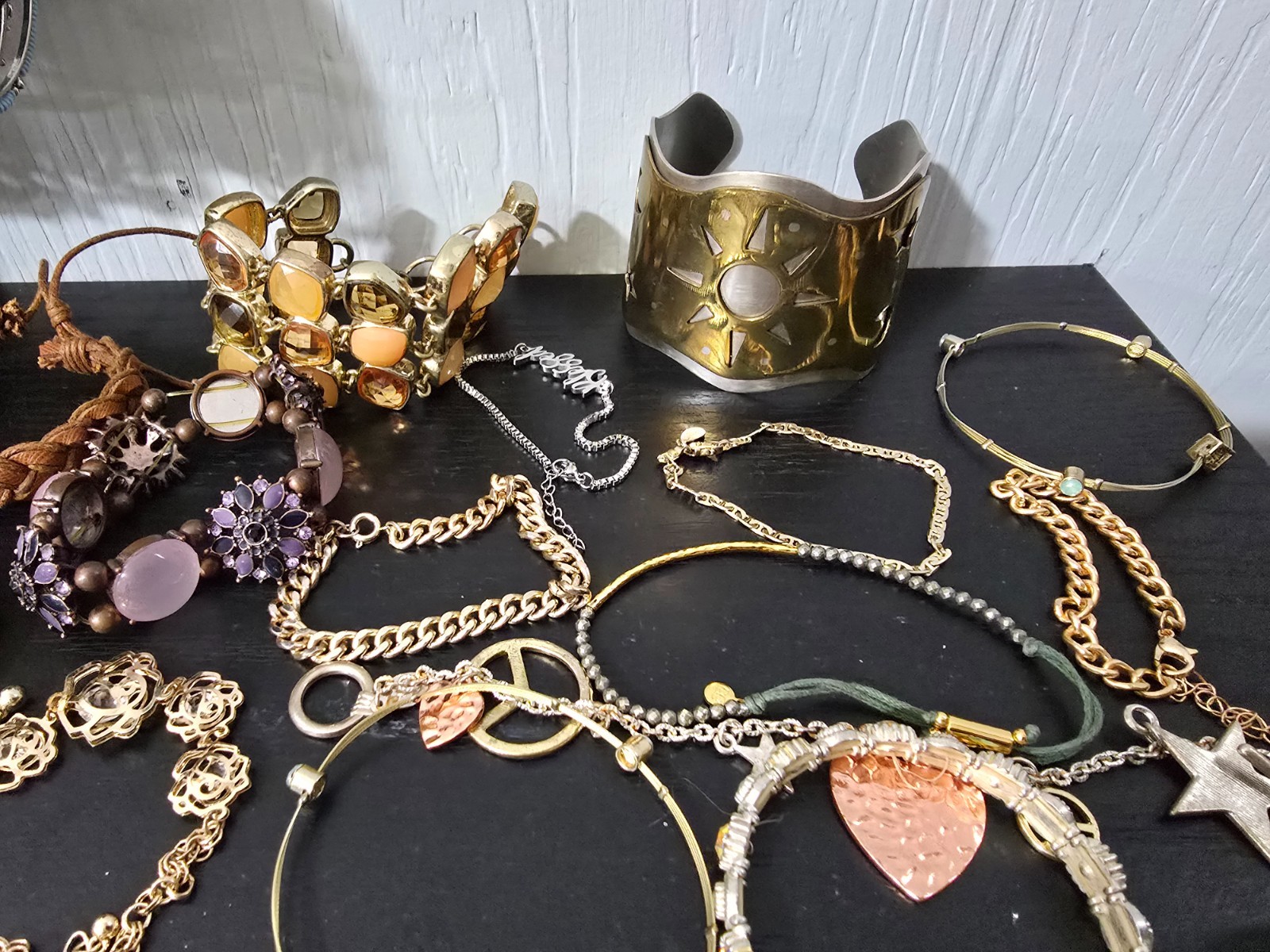 Gigantic Mixed metals material an color lot of 70+ braceletn, signed /unsigned