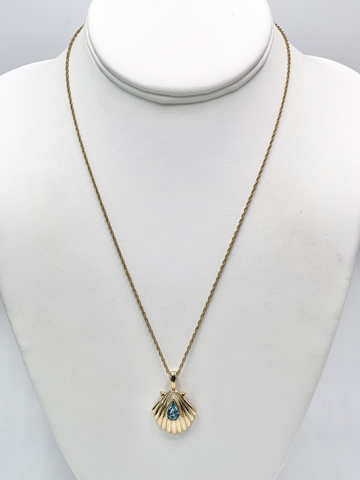 Vintage Roman Brand Necklace Gold Tone Shell Shaped Pendant Blue Glass Stone