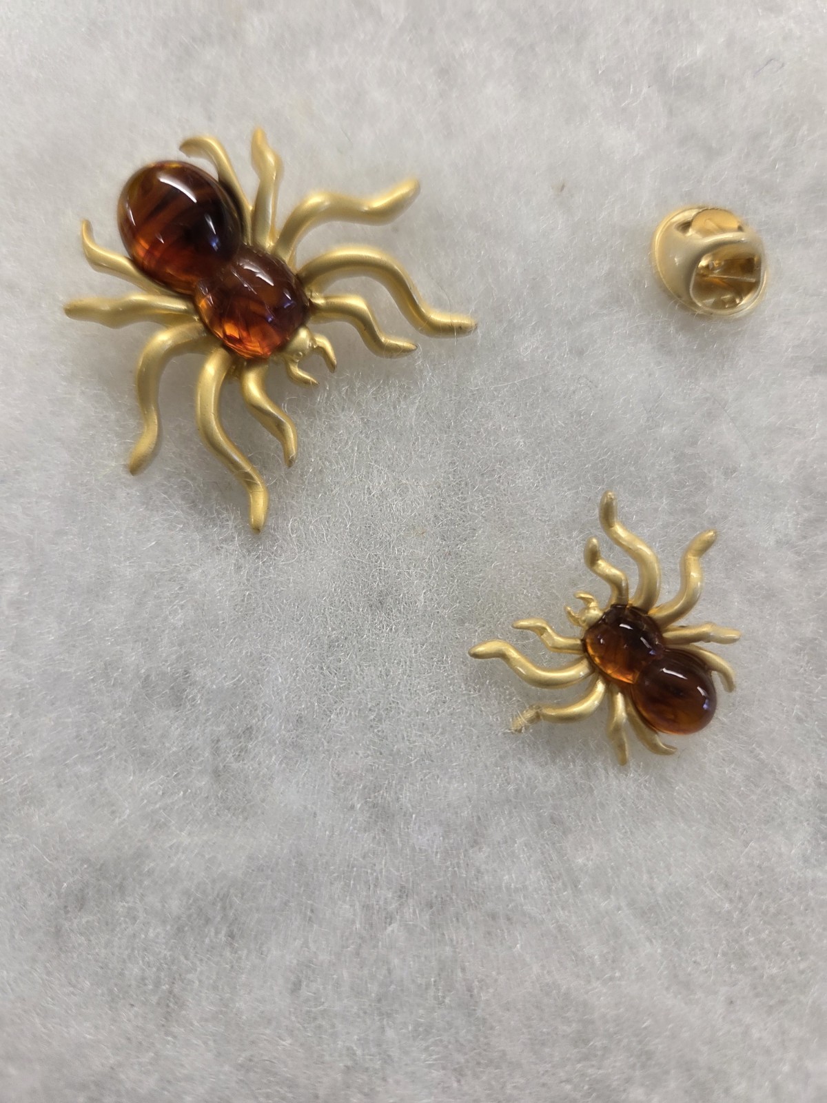 Vtg nos gold tone brown lucite Spider Combo Pins