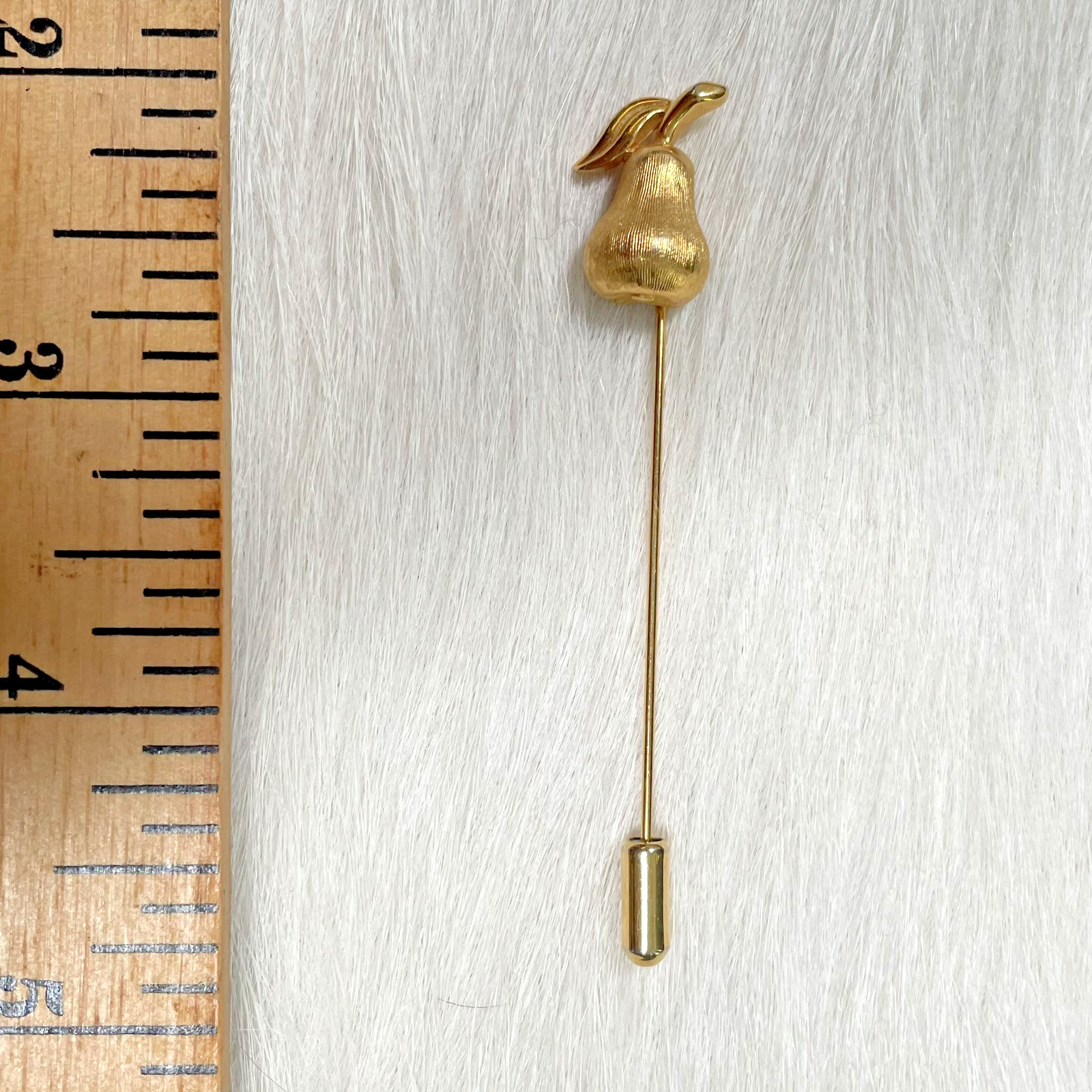 Vintage Trifari Stunning Brushed Gold Tone Pear Fruit Lapel Hat Pin 1950s