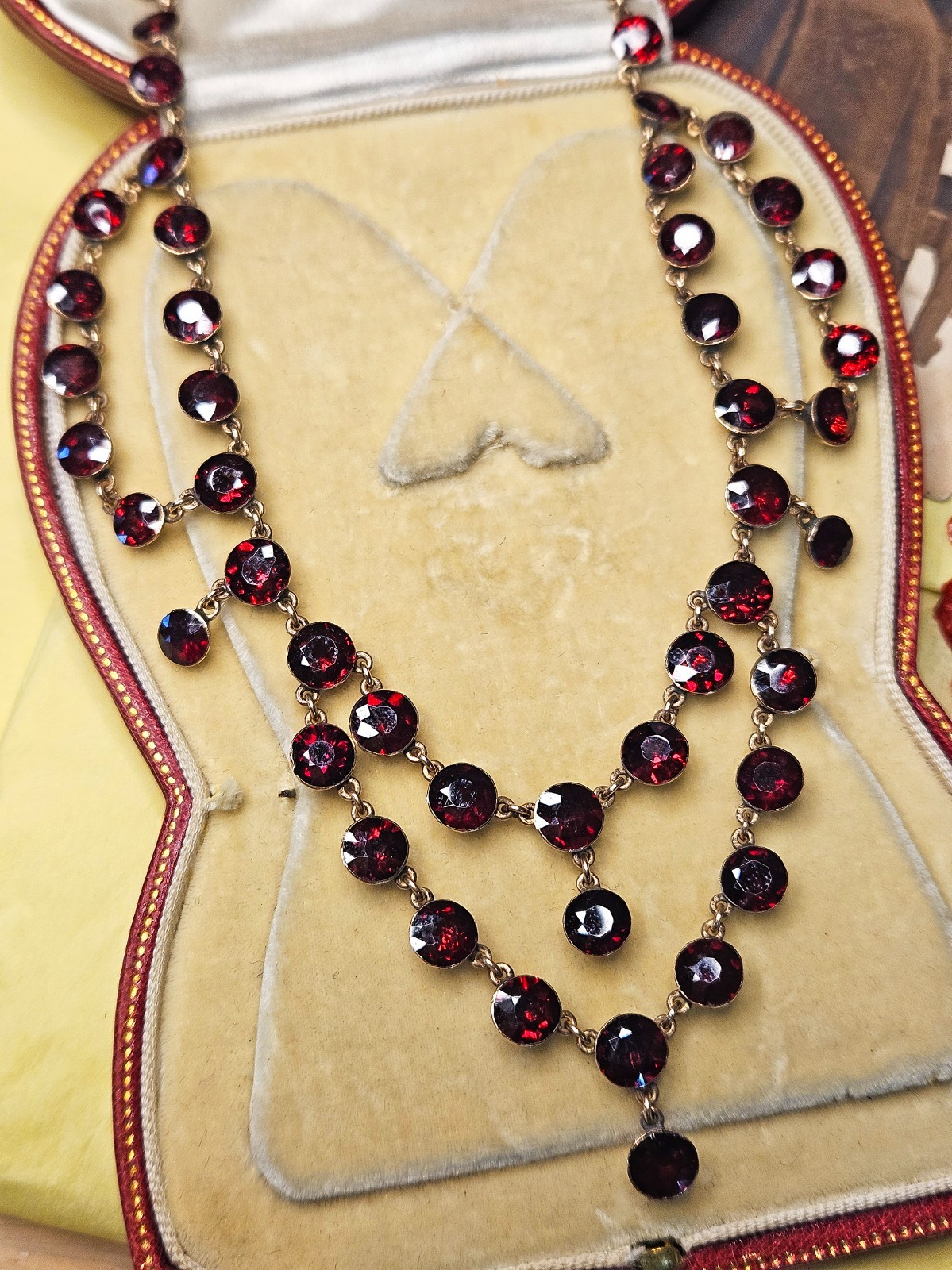English Late Georgian Early Victorian Almandine Swags Garnet 9 KT Gold Necklace