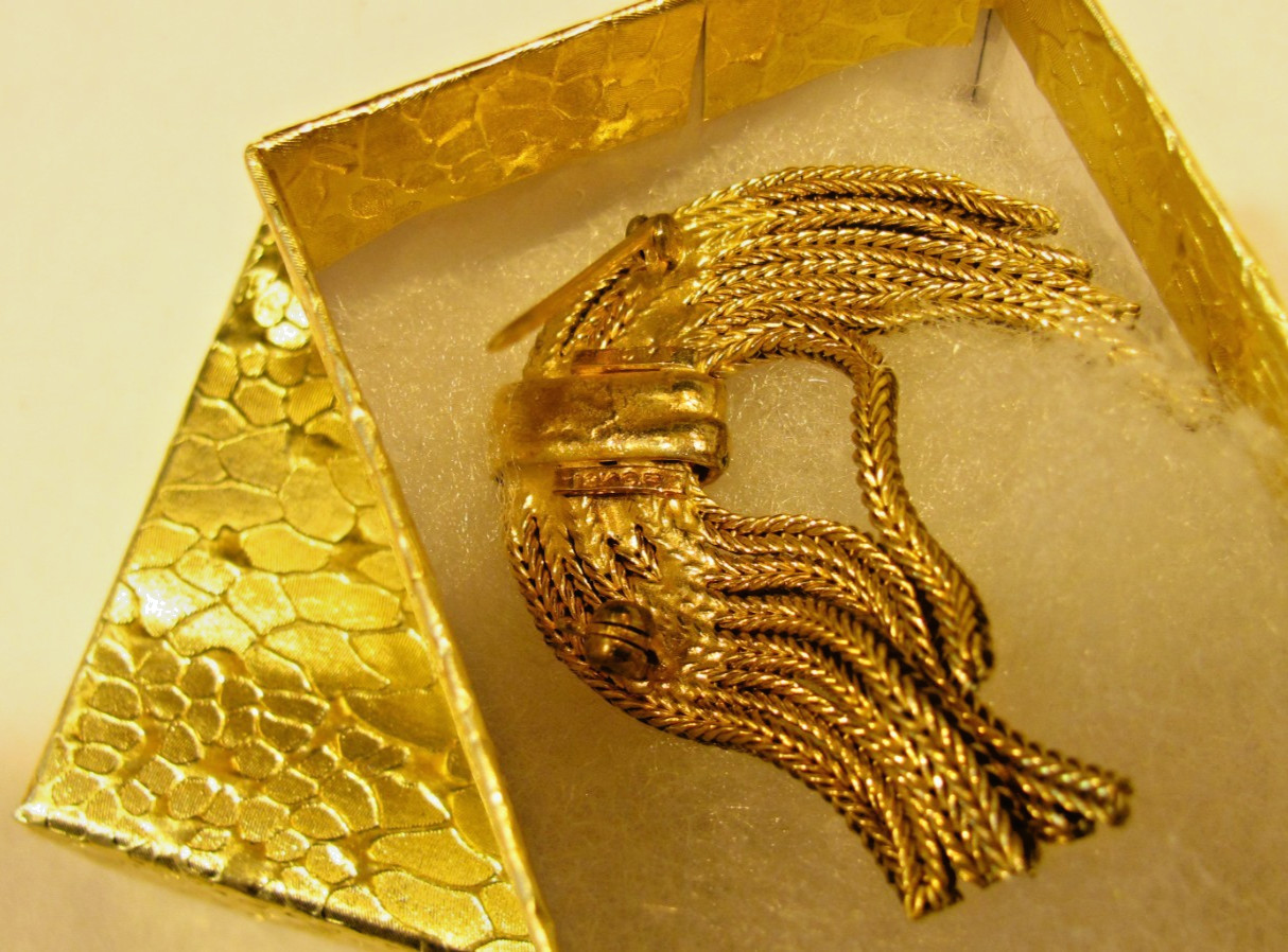 Beautiful!! Vintage “AC” Alice Caviness 12K Gold Filled Tassel Brooch Pin