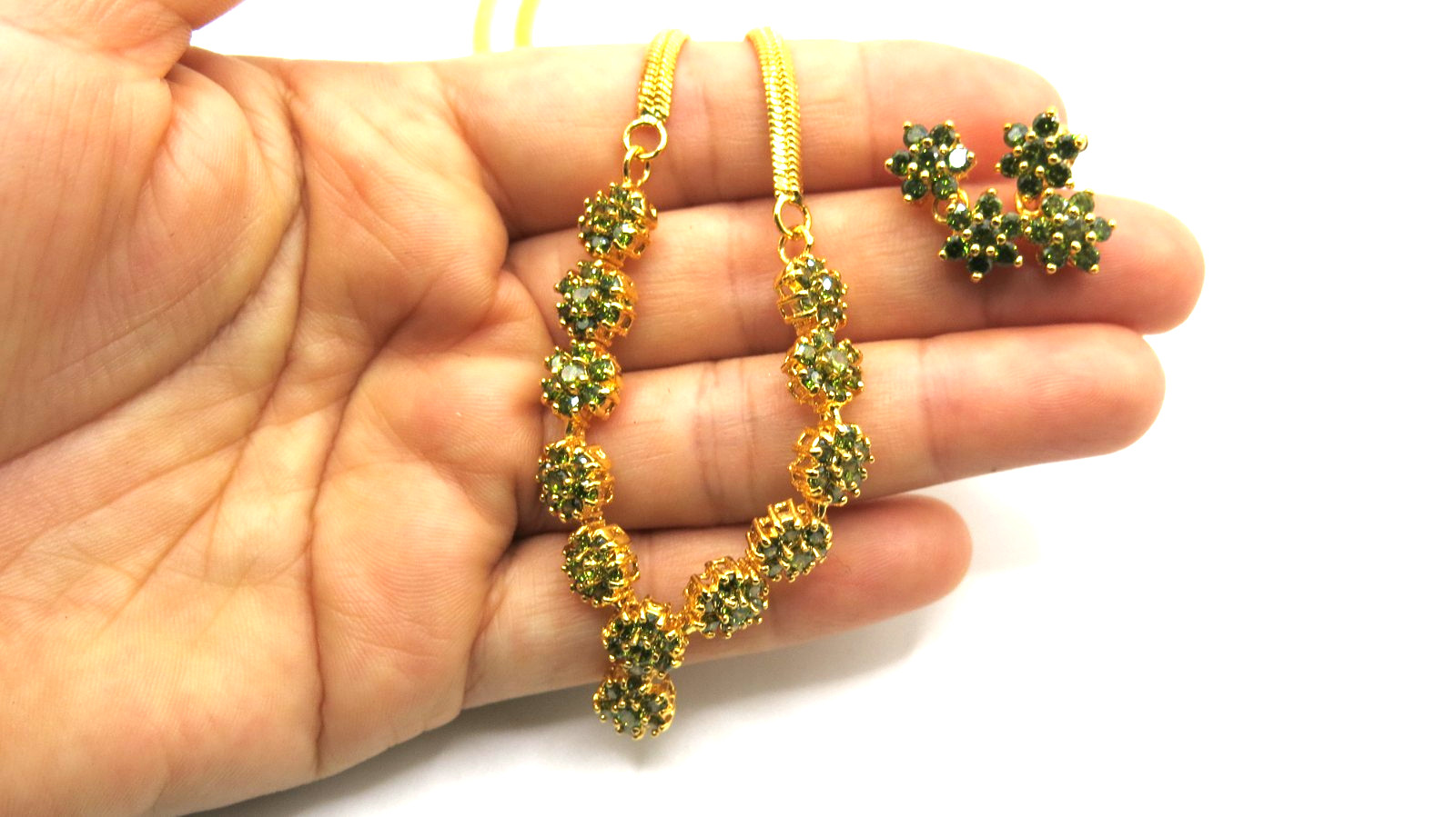 Vintage Green Peridot Jewelry Set – 18K Gold Plated Floral Necklace & Earrings