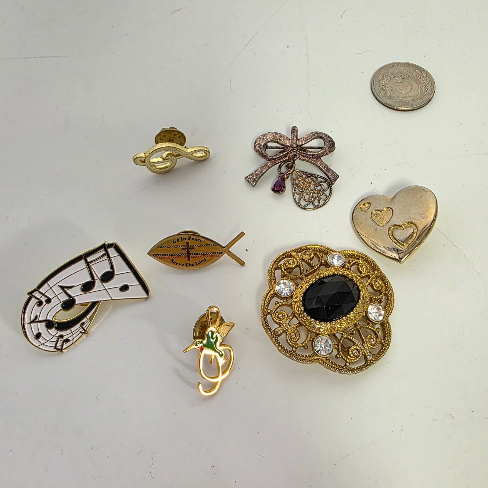 Vintage Brooch Pin Lot 7pc Music Notes Religious Heart Bow Filigree Mixed Metal