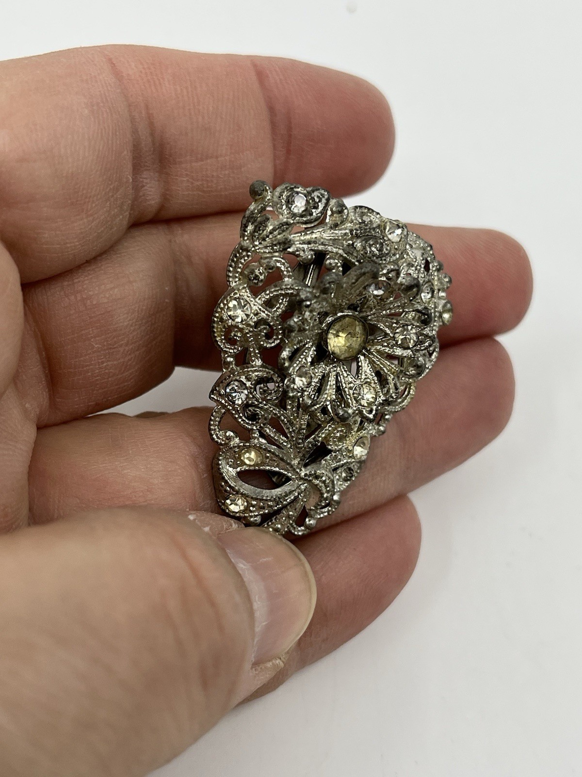 Vintage New England Glassworks NE Silver Tone & Rhinestone Dress Clip Read