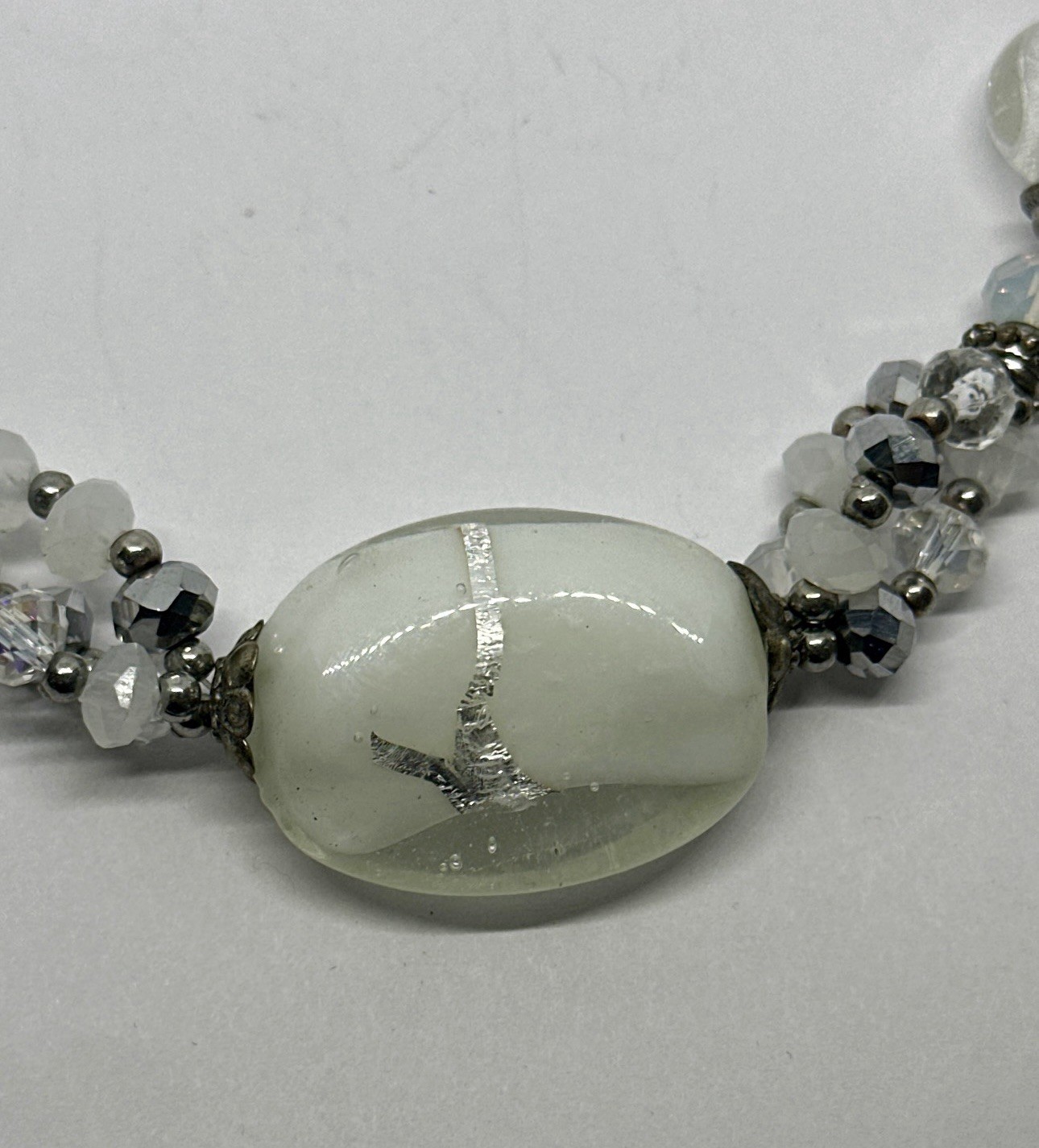 Art White Glass Faceted Crystal Glass Silver Tone Beads 18”-21″ Necklace