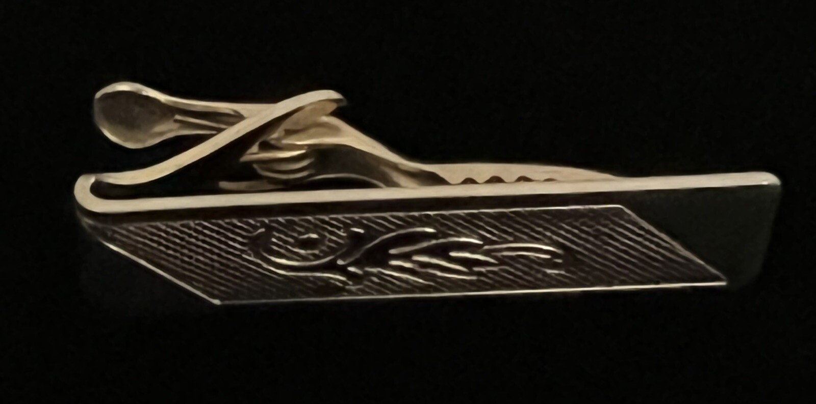 Vintage Goldtone Cuff Links With Matching Tie Clip Floral Engraved Centers