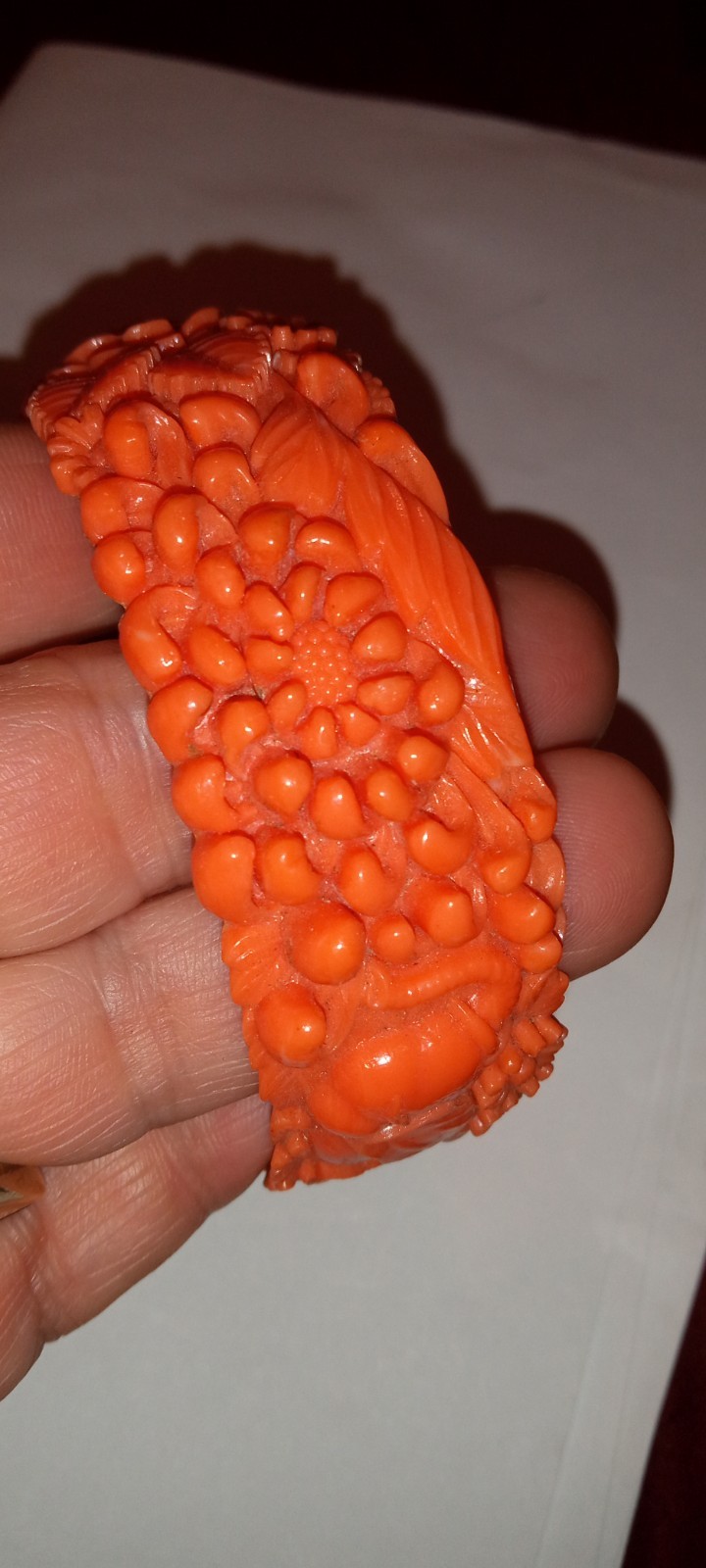 VINTAGE PLASTIC JEWELRY LOT CORAL PRESSED BRACELET WW2 PILOT EMBLEM EARRINGS +