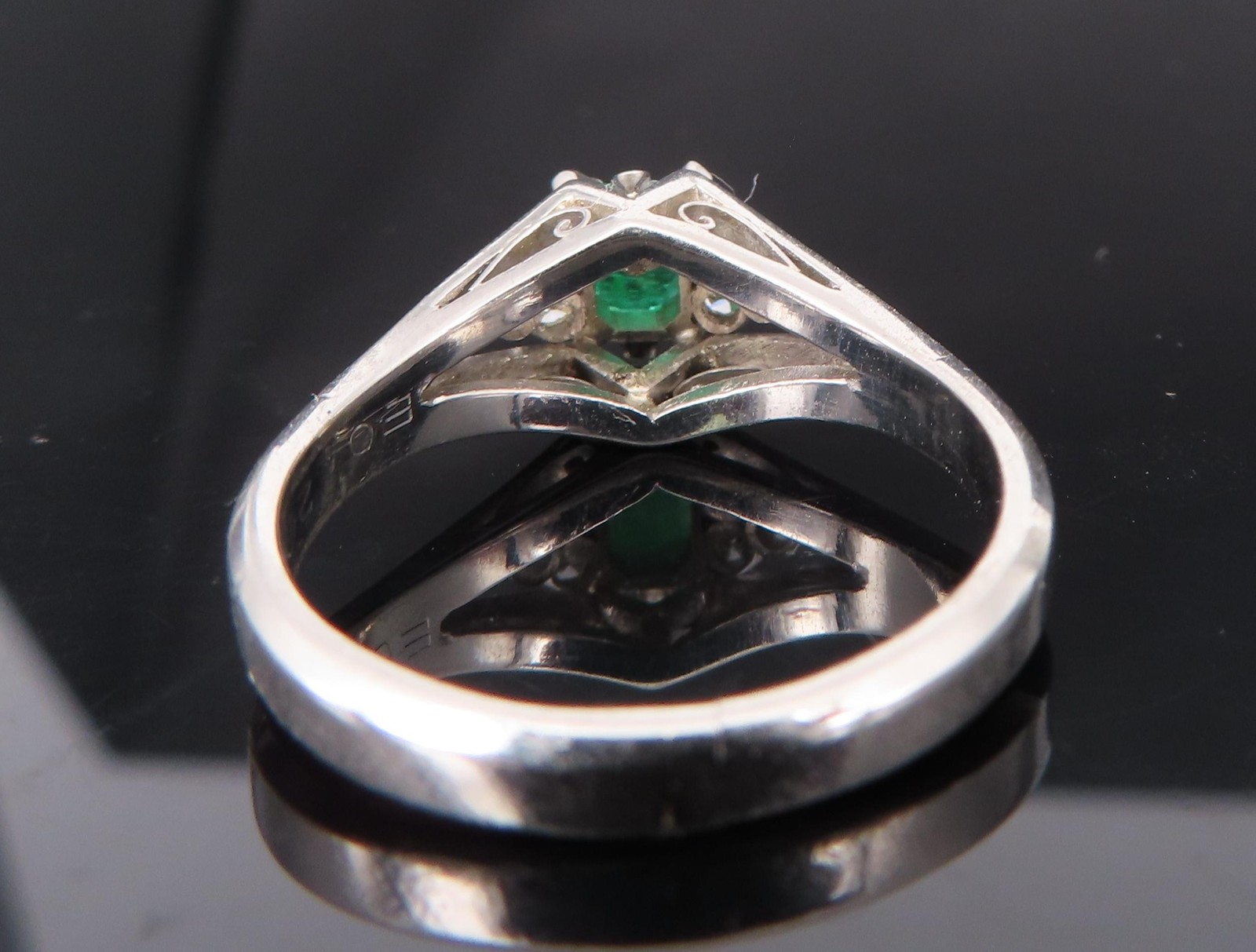 Vintage 0.26ct Colombian Emerald 0.06ct Diamond Platinum Ring Size 7