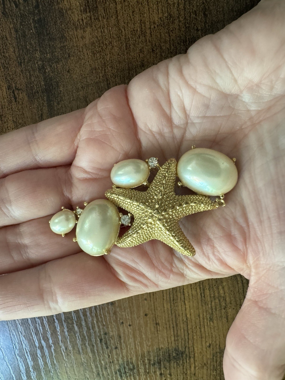 VTG Signed Trifari “By The Sea” Starfish Faux Pearl Rhinestone Brooch/Pin 1980s
