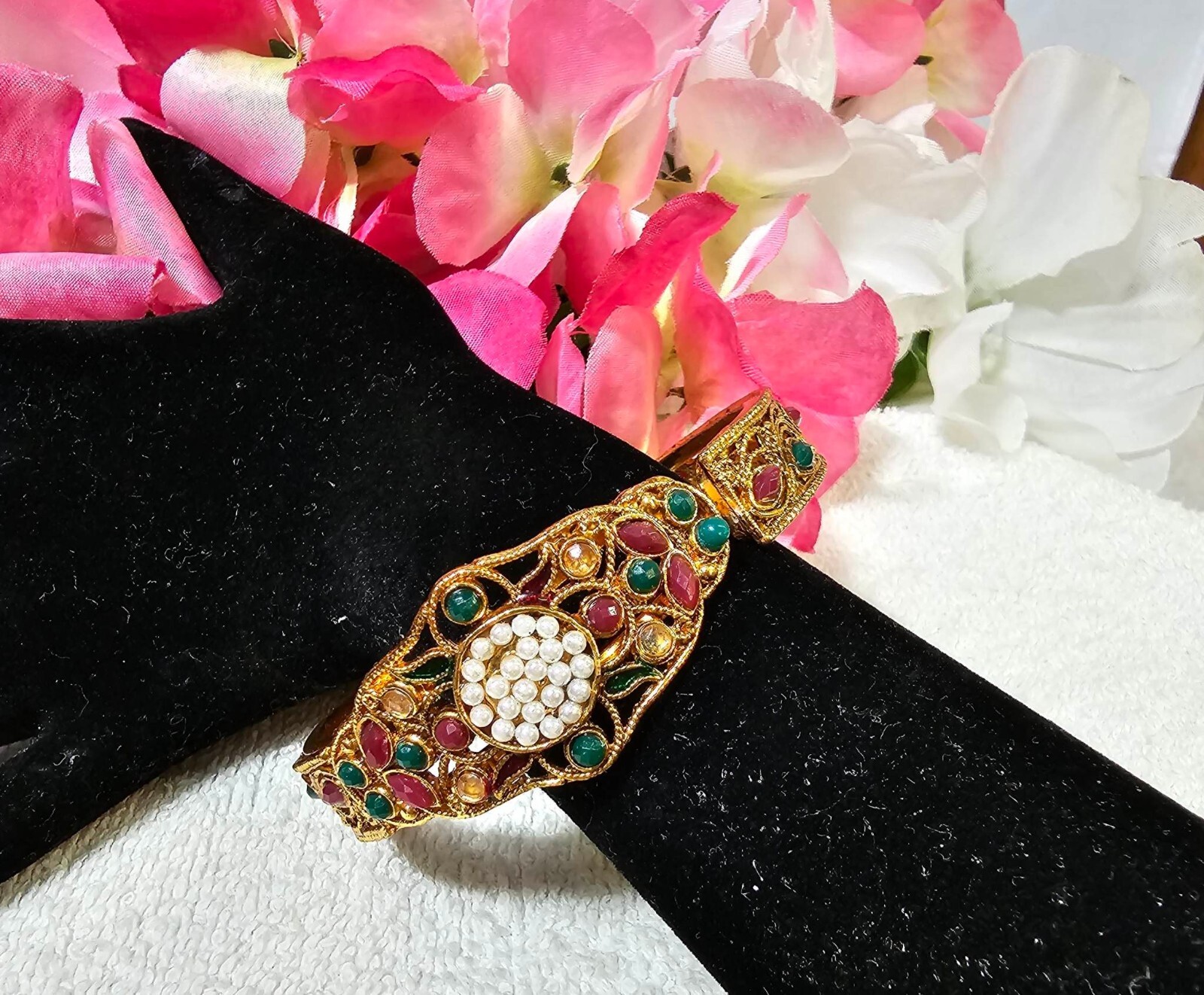 Vtg Goldtone Metal w Tri Color Cut stone & faux pearl Polki Kangan Cuff bracelet