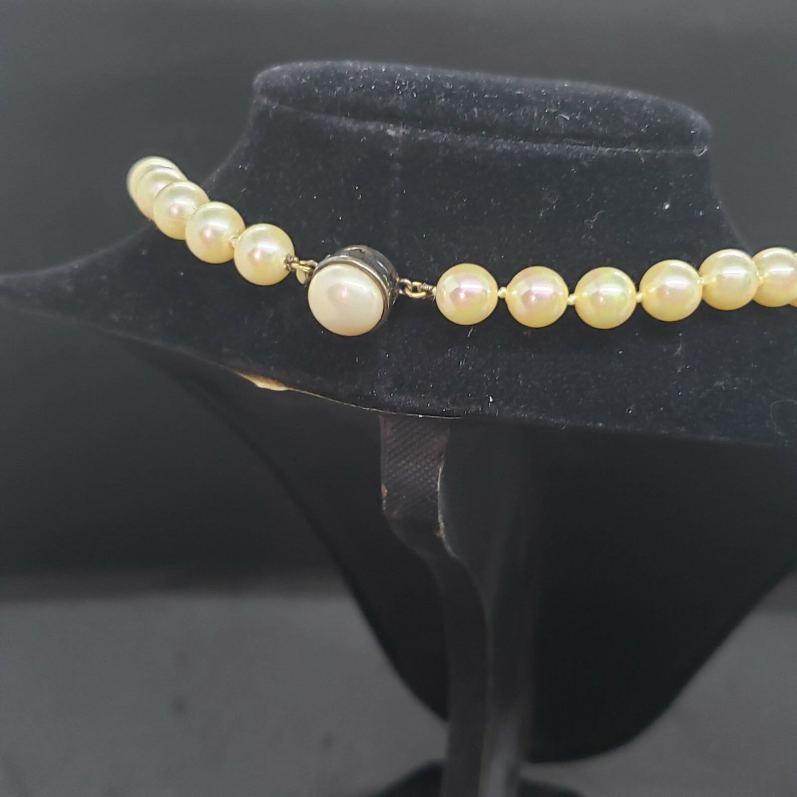 Vintage Faux Pearl Single Strand Necklace Box Tab Clasp Princess Length Classic