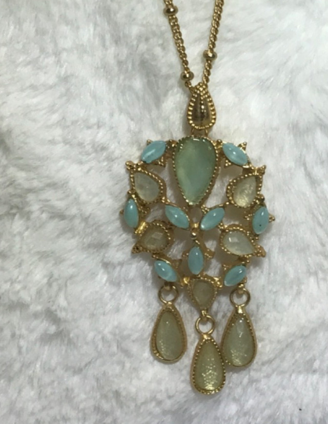 Mid-Century, Vintage Drop Dangle Tear Drop Ice Blue Gold Tone 3 Strand Necklace