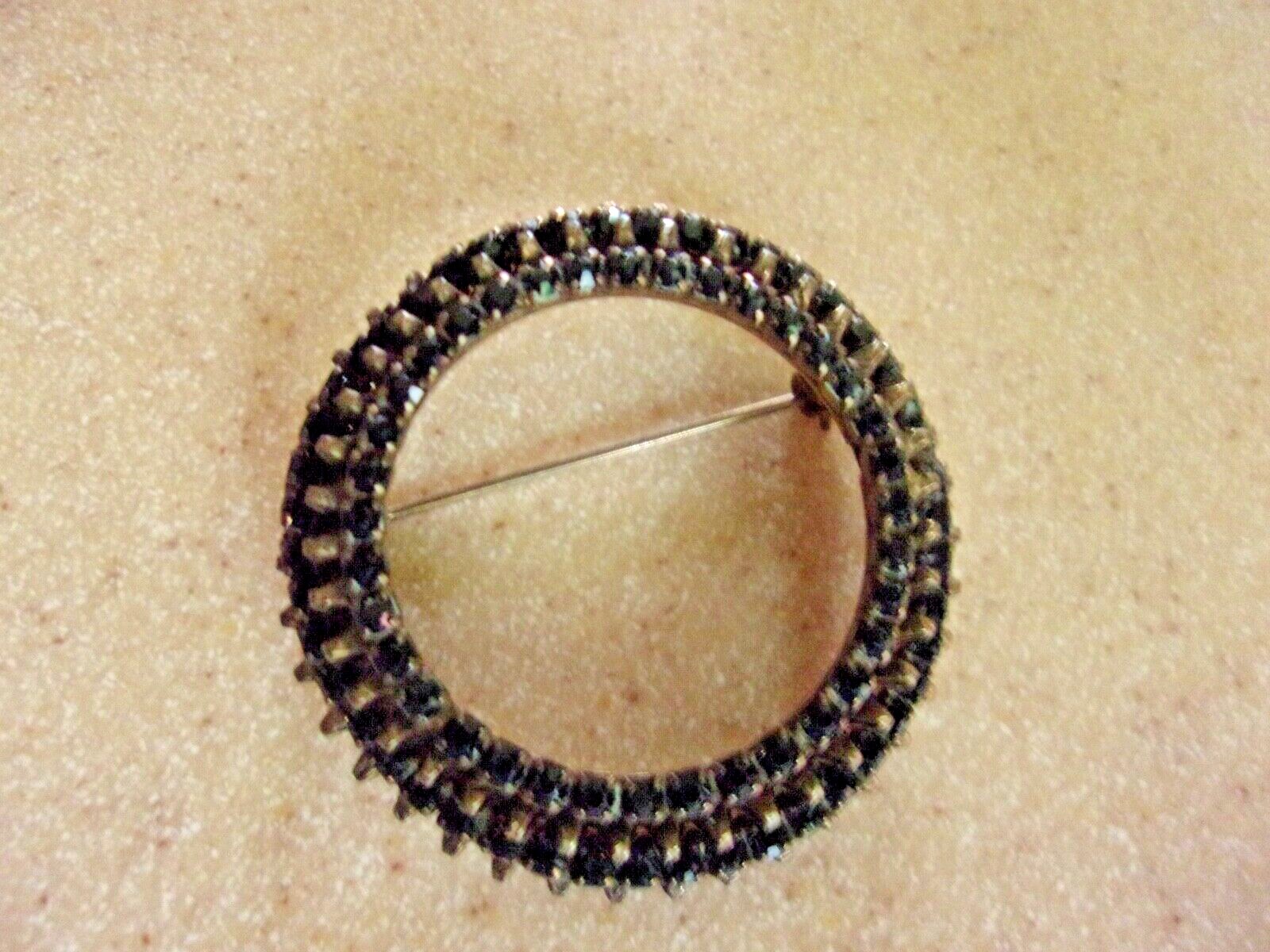 Brooch Round dark gold colored metal double tier black crystals VINTAGE MM18