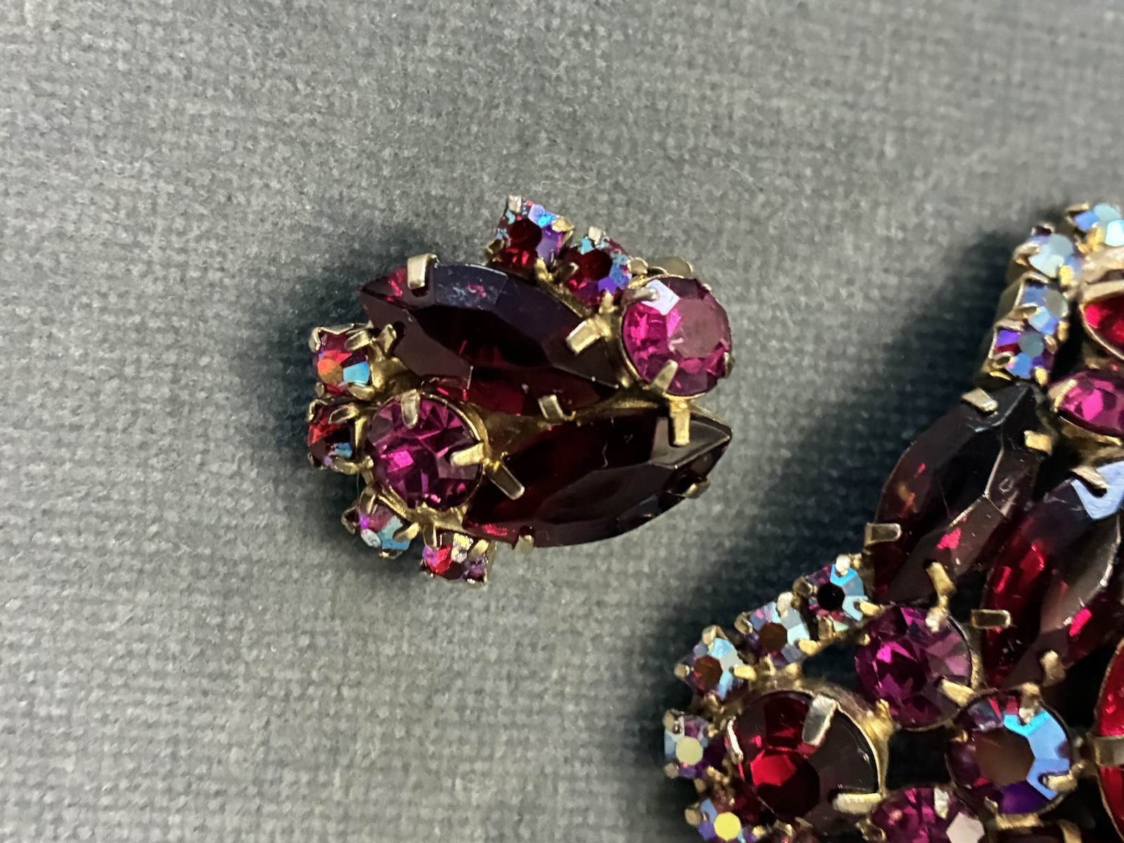 VTG JULIANA DeLIZZA ELSTER RED FUCHSIA RHINESTONE BROOCH EARRINGS SET PARURE
