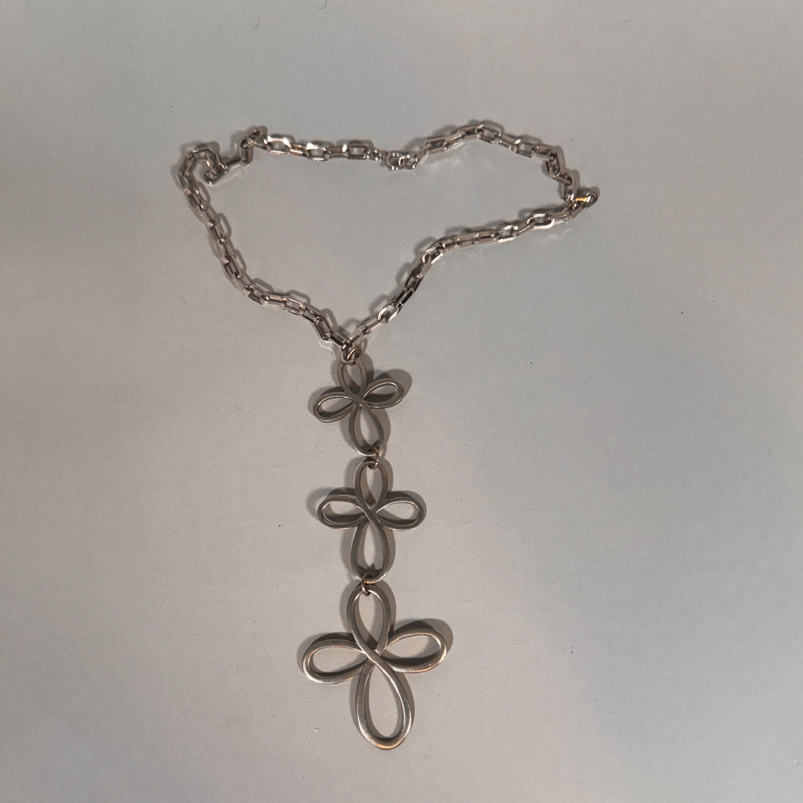 Vtg. Reed & Barton 3-tier Infinity Flower Pendant Pewter Necklace 18″ Ships Free
