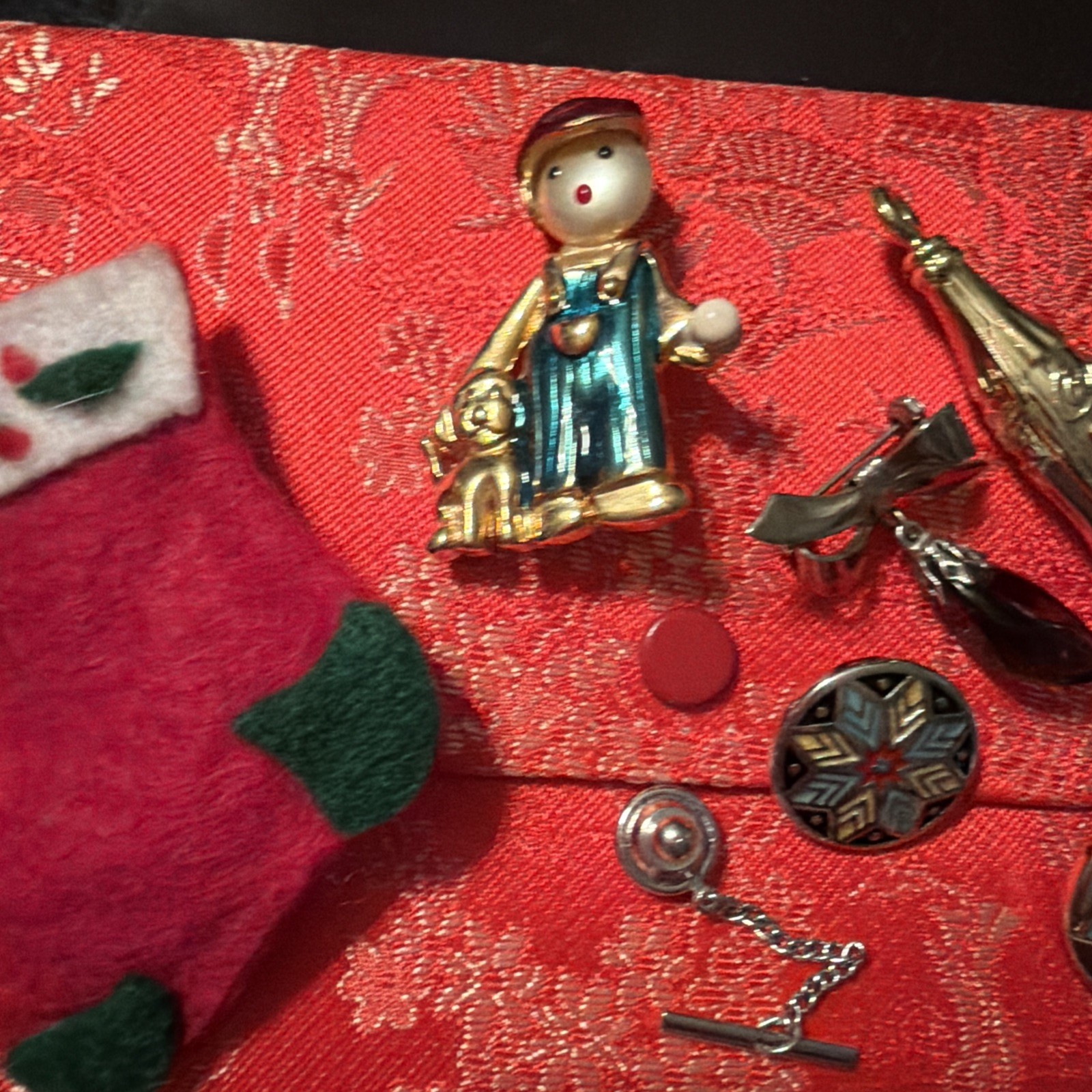 Christmas Brooch Collection Lot Buttons Random Old Pawn A14