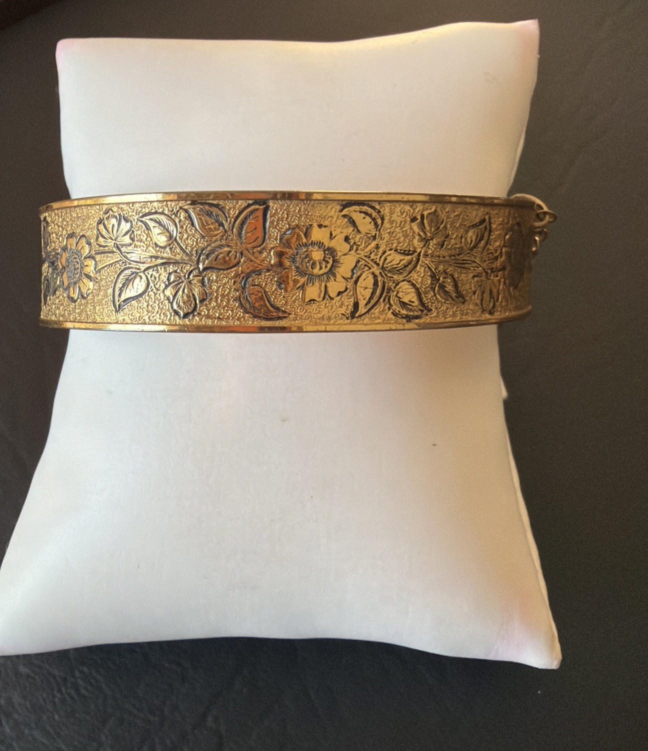 VTG Victorian Bangle Bracelet 1/20 Yellow Gold Filled Size 2”1/4 18.4g