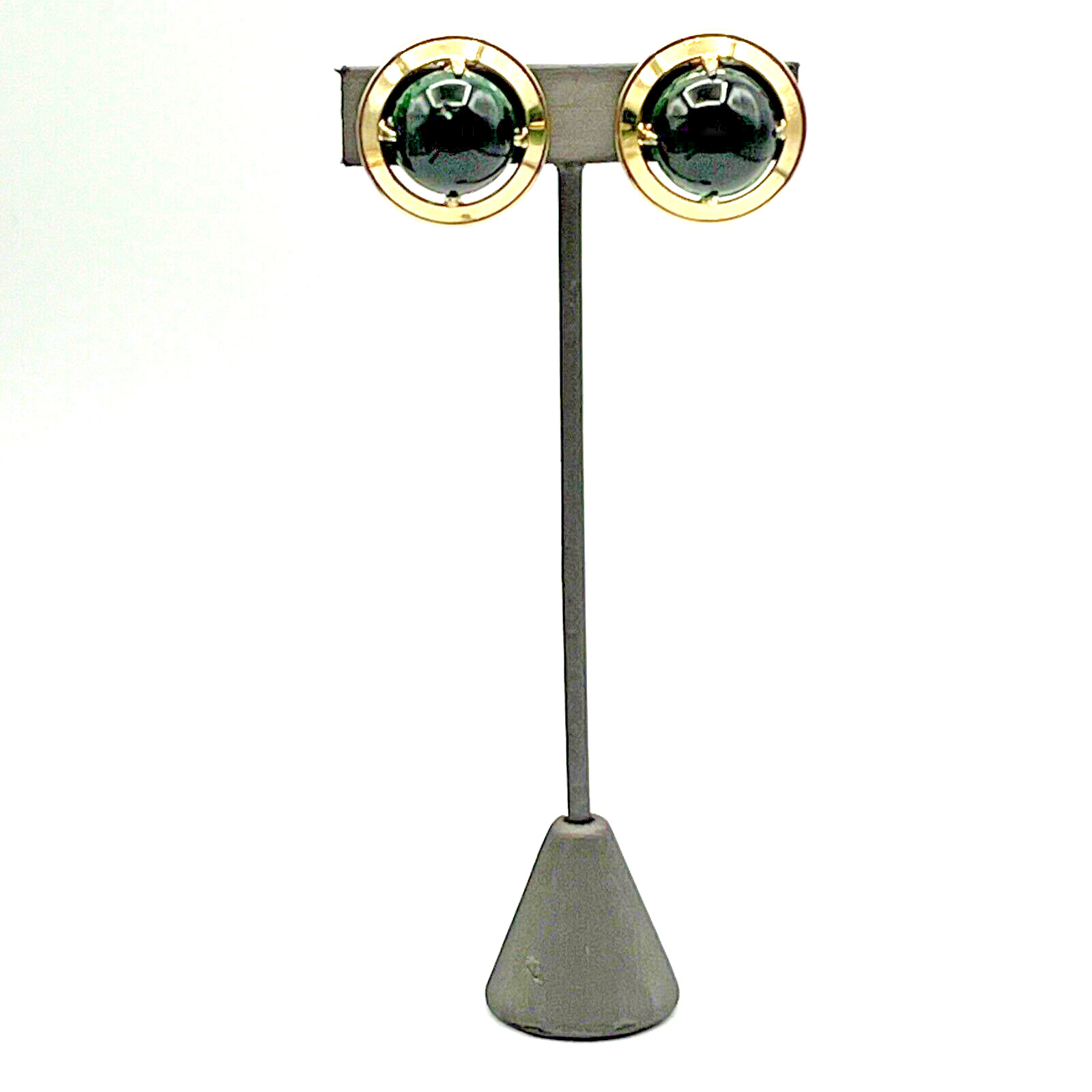 Vintage Green Gripoix Glass Cabochon Clip-on Earrings Gold Tone 1.25″