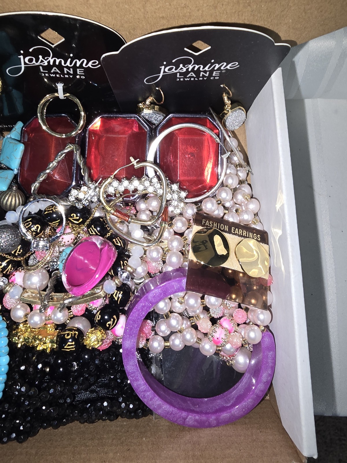 Vintage/ Modern All Wear Or Resale Costume Jewelry Lot Weighing 2.2lbs