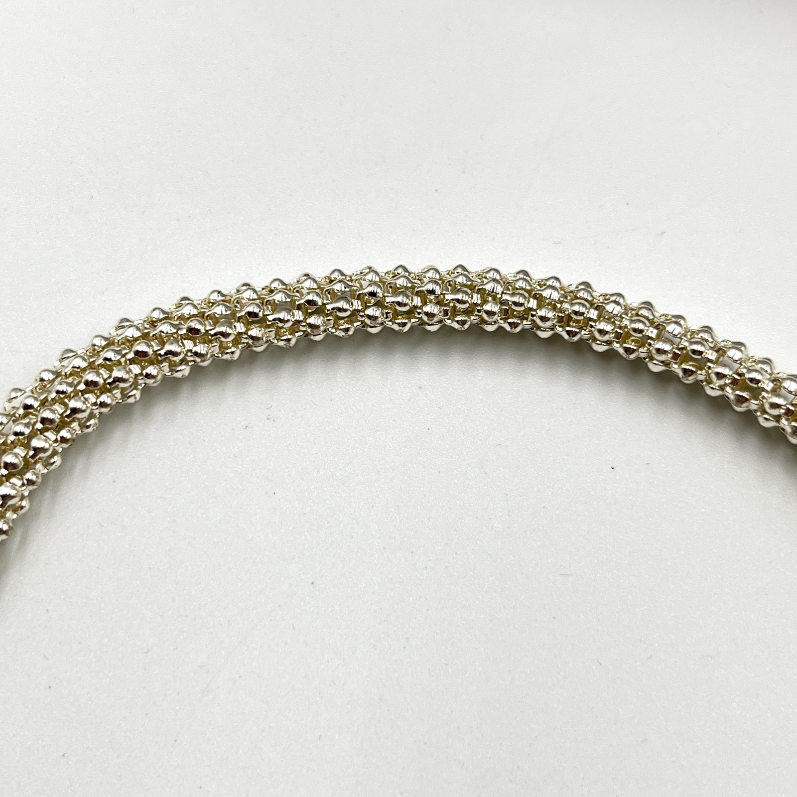 Vintage Retro Silver Tone Popcorn Mesh Link Necklace Ribbed Shell Centerpiece
