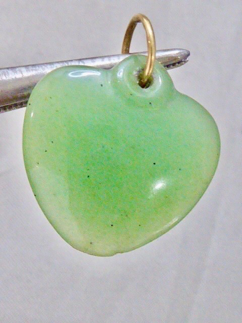 VINTAGE 14K YELLOW GOLD BAIL MINED CARVED HEART JADE PENDANT NATURAL JADE