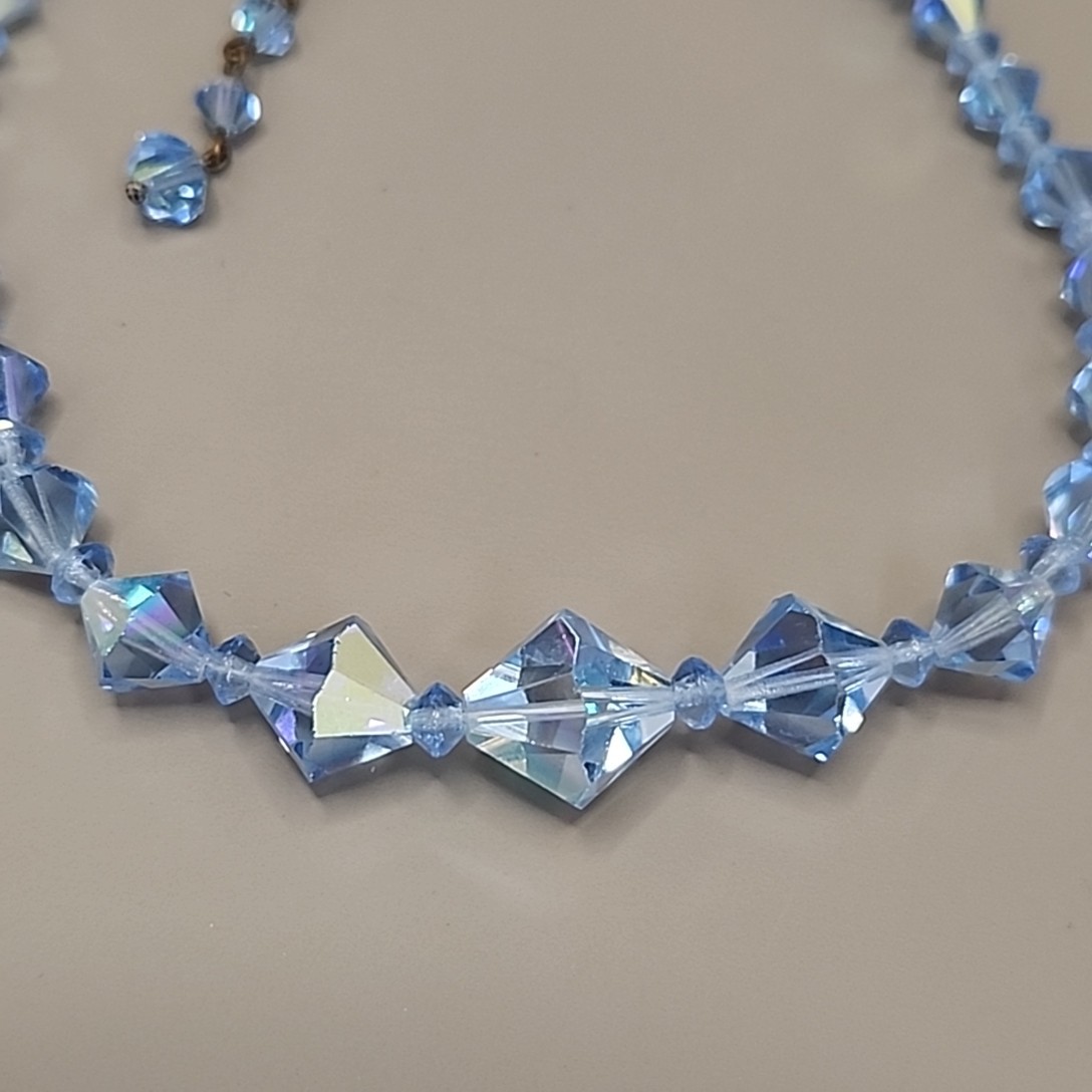 Vintage Glass Beaded Necklace Blue Bicone Graduated 16″