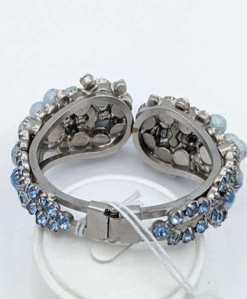 Vintage D & E JULIANA Clamper Bracelet VERIFIED Blue Givre Rhinestone Beaded