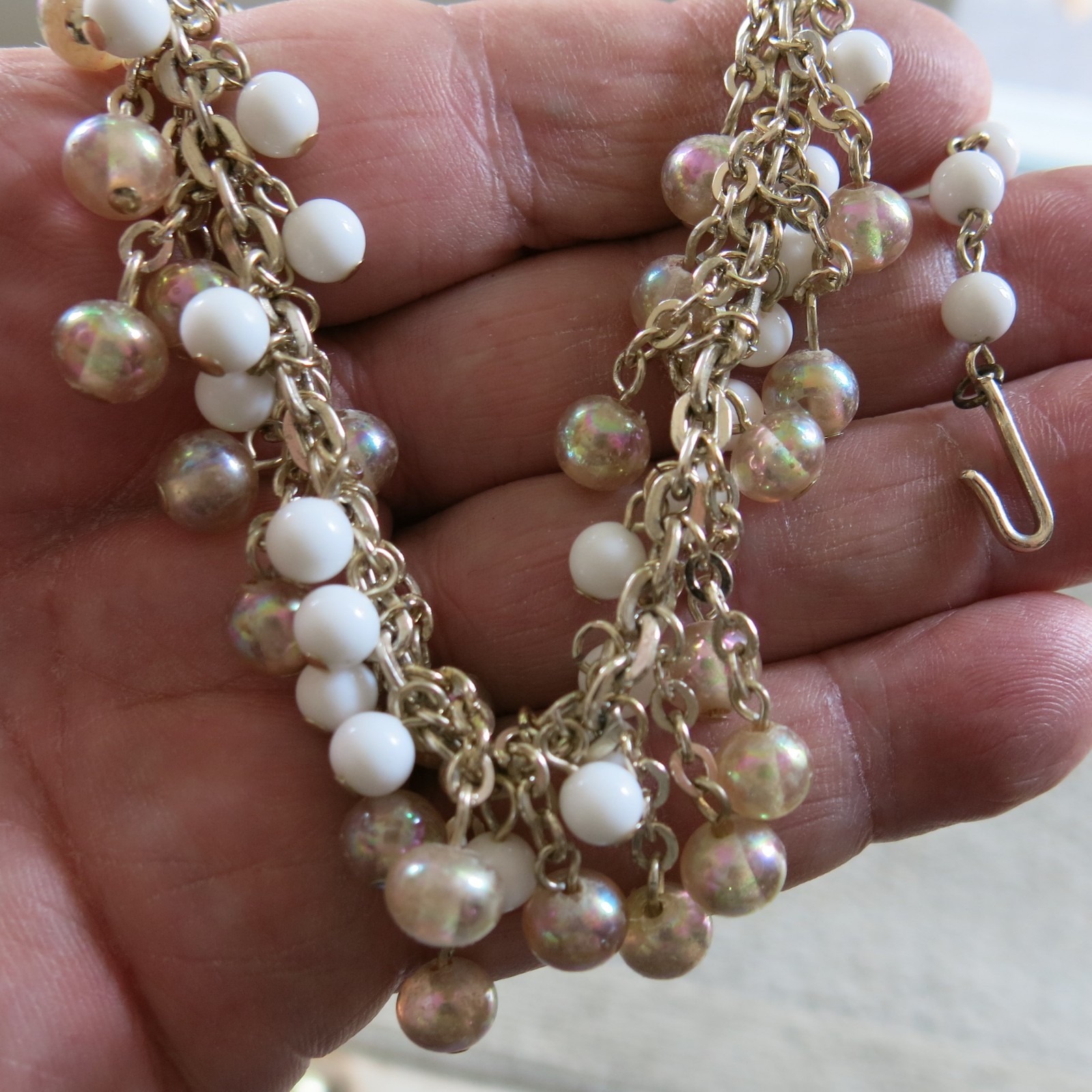 Vintage Japan White & Iridescent Plastic Beaded Necklace 1950’s 17.5 in [3933]