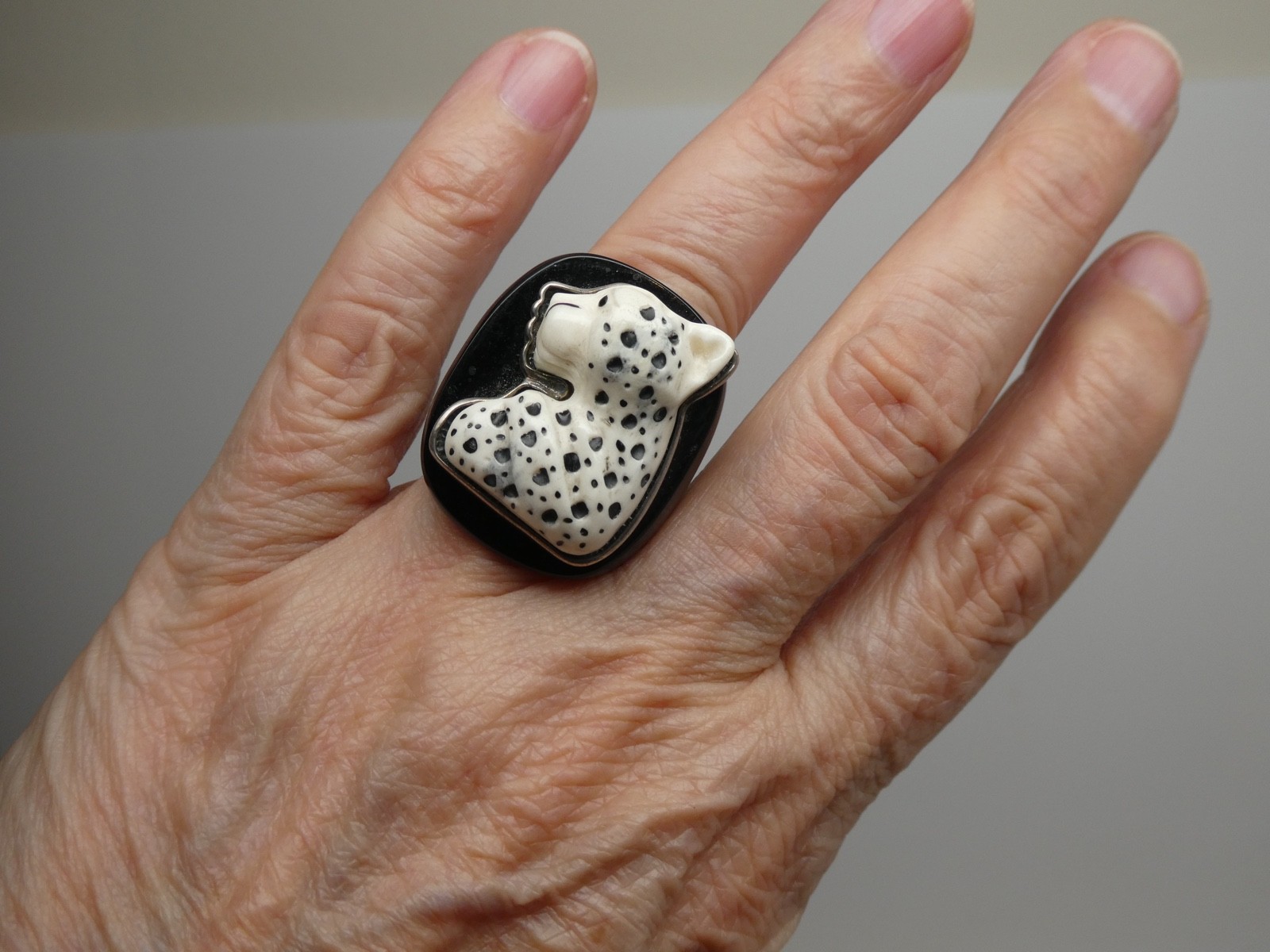 Amy Kahn Russel Sterling Silver 925 Leopard Modernist Black Horn RING Size 6