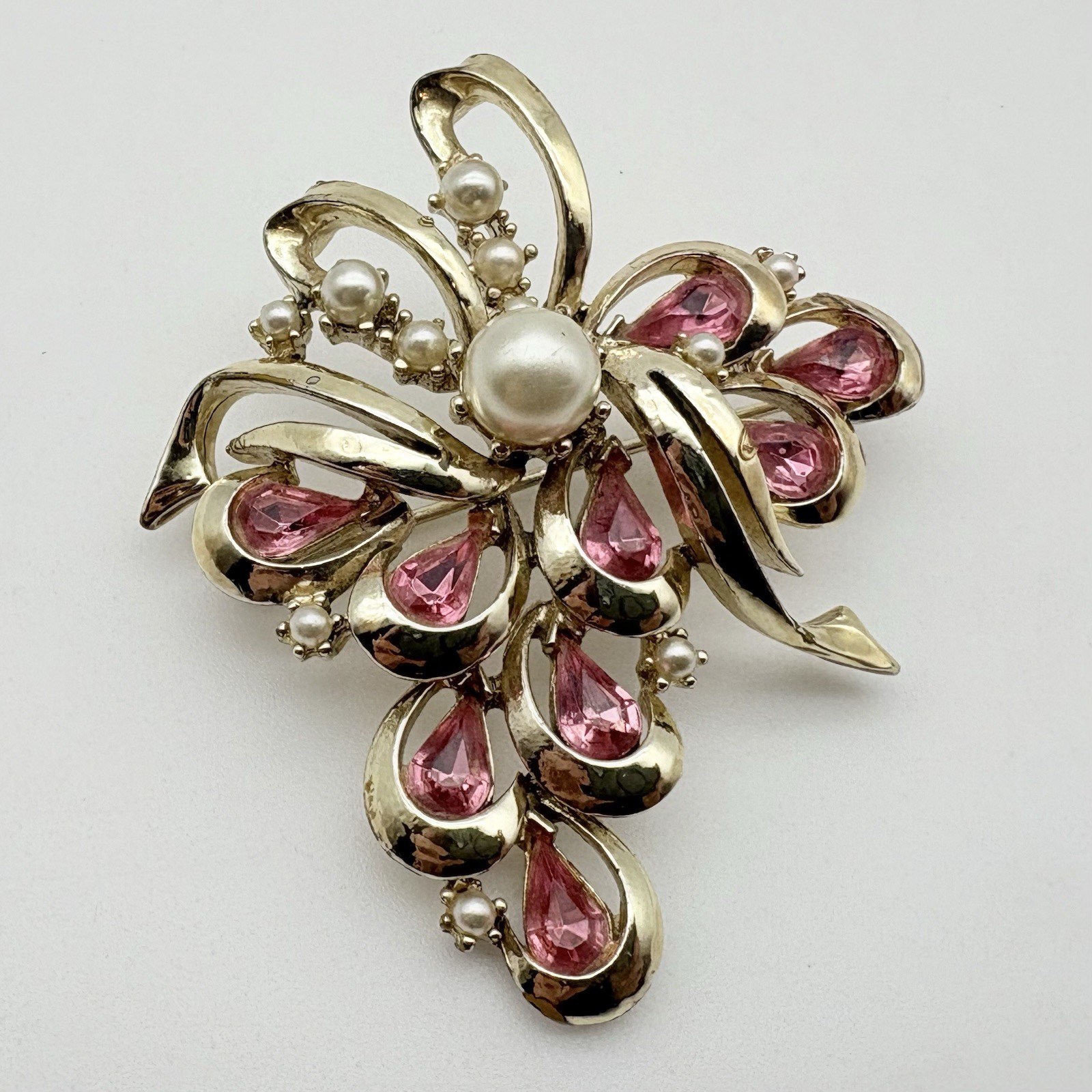 Vintage Bundle Of Grapes Faux Pearl Pink Teardrop Rhinestone Gold Tone Brooch