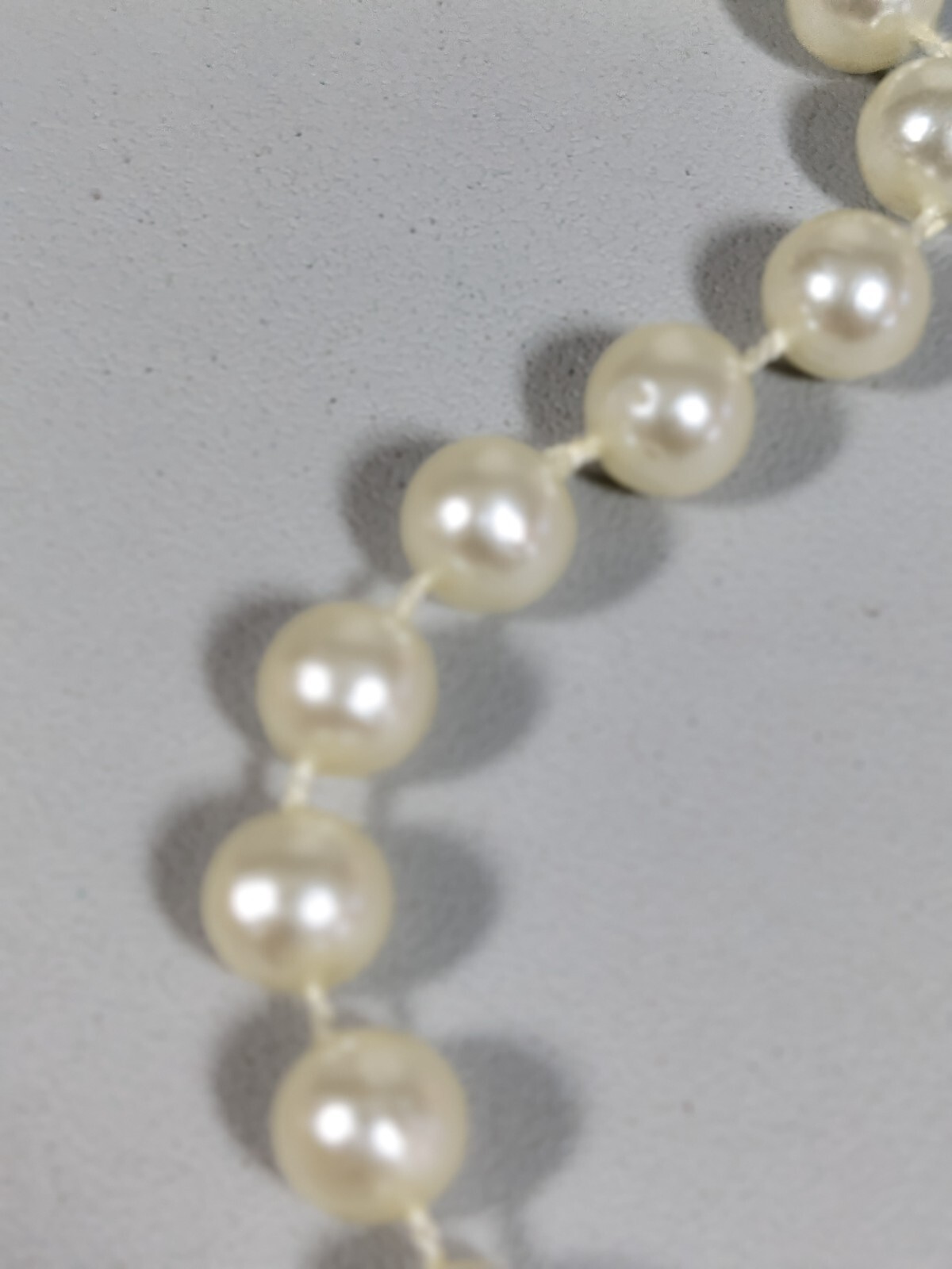 Vintage Ivory Color Faux Pearl 8mm Acrylic Bead Necklace 17.5 inch