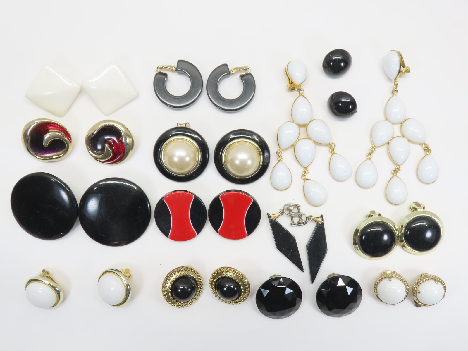 Vintage Earrings Jewelry Lot Red White Black Mix Match Cabochon (1) Jomaz D2380
